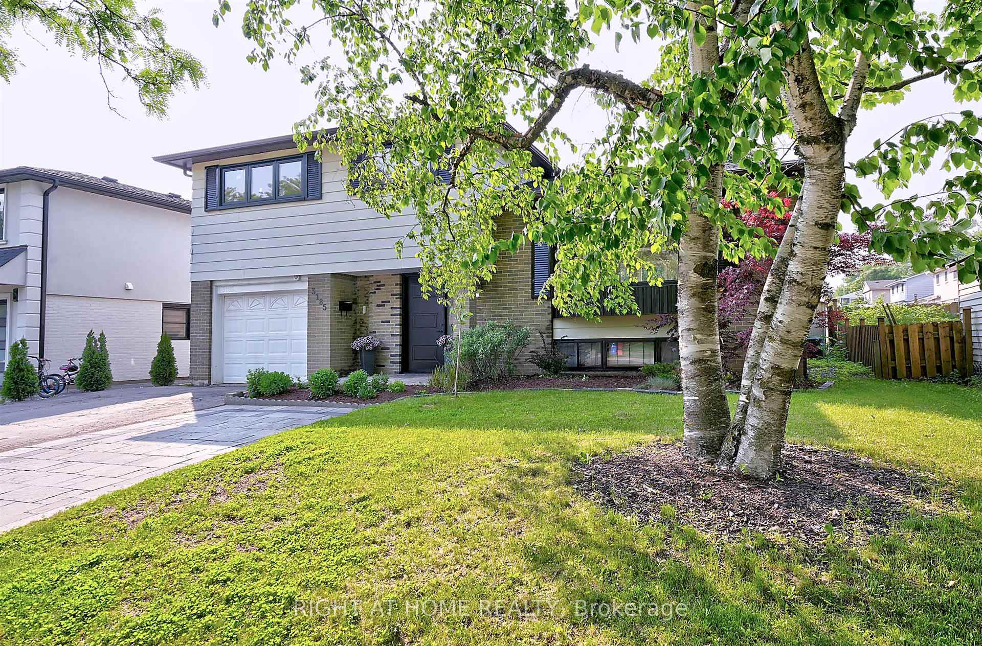 Photo 7 of 3185 Heathfield Drive, Burlington, Palmer — HOMEH