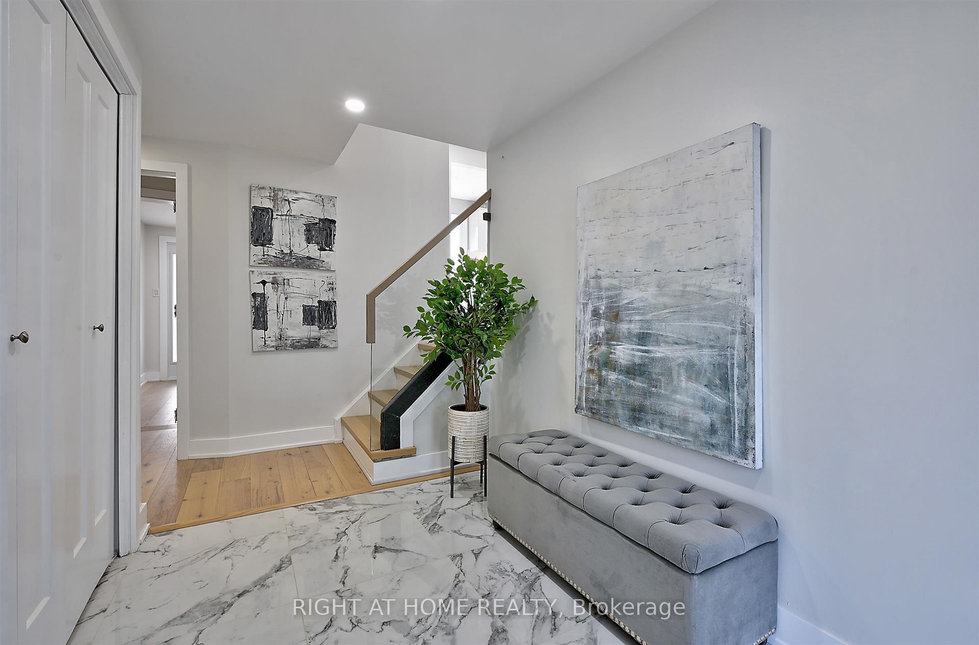 Photo 12 of 3185 Heathfield Drive, Burlington, Palmer — HOMEH