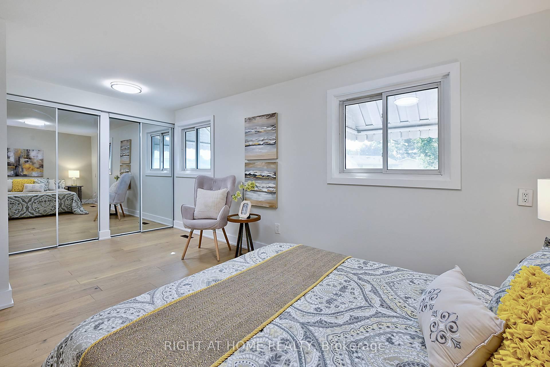 Photo 16 of 3185 Heathfield Drive, Burlington, Palmer — HOMEH