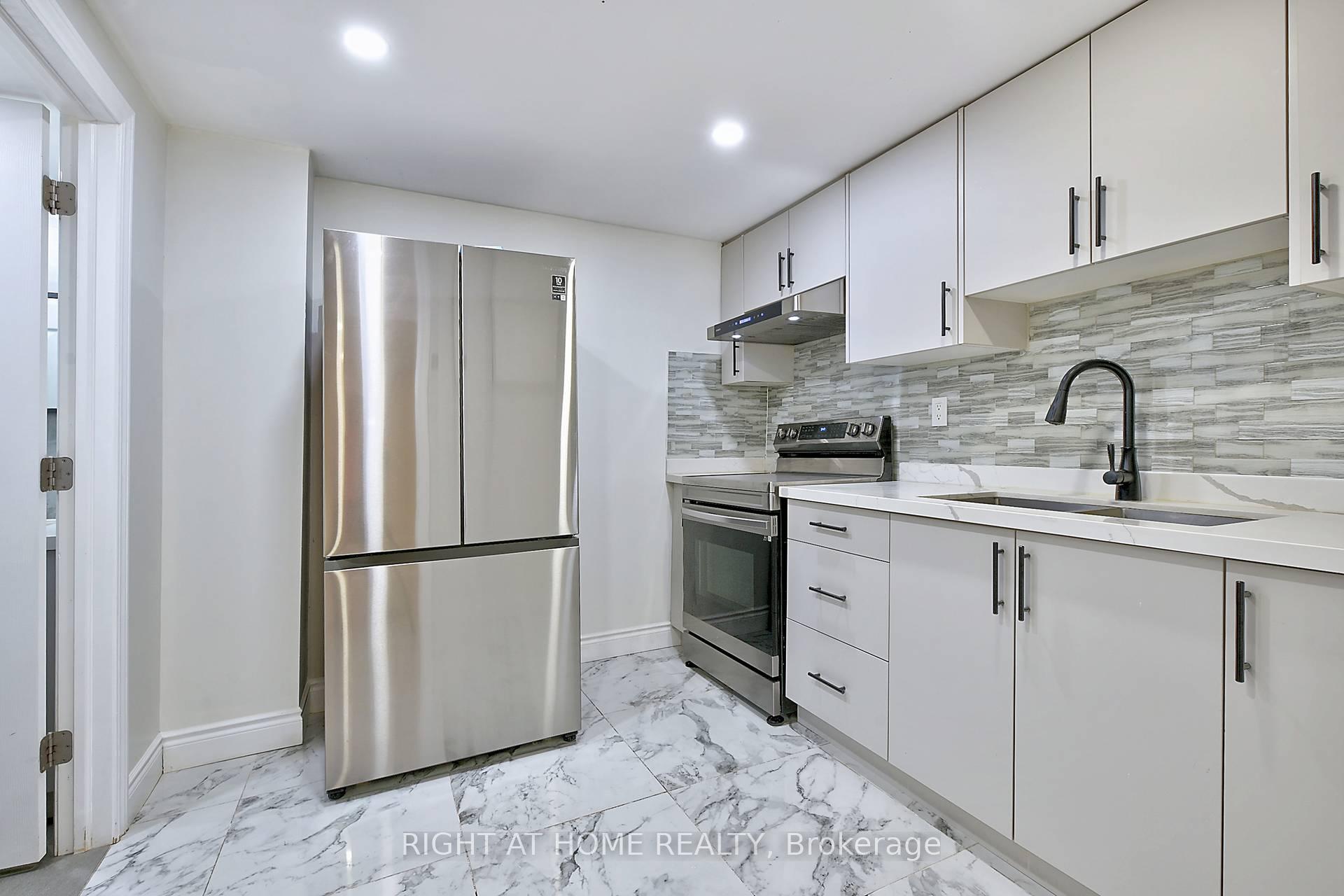 Photo 20 of 3185 Heathfield Drive, Burlington, Palmer — HOMEH