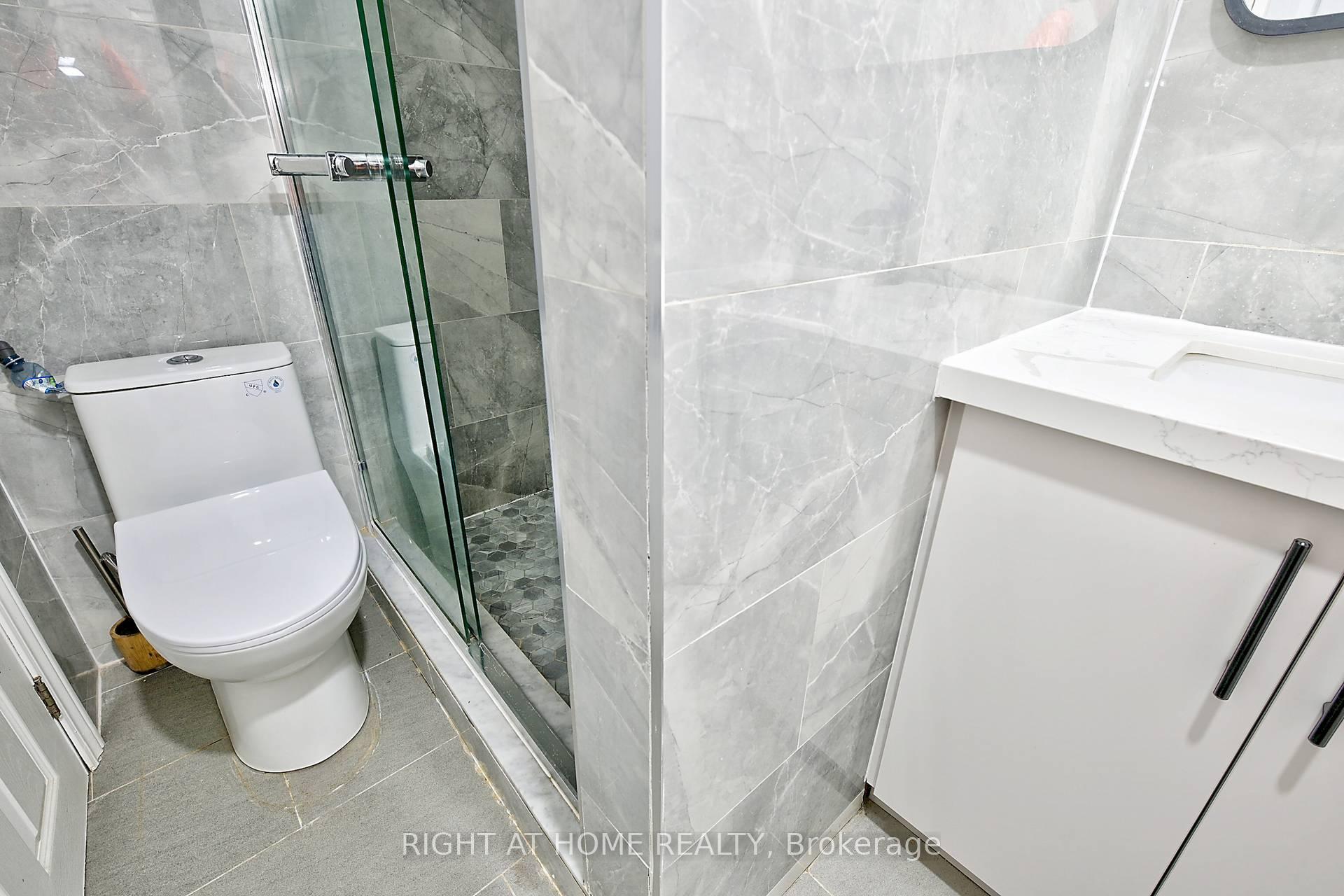 Photo 10 of 3185 Heathfield Drive, Burlington, Palmer — HOMEH