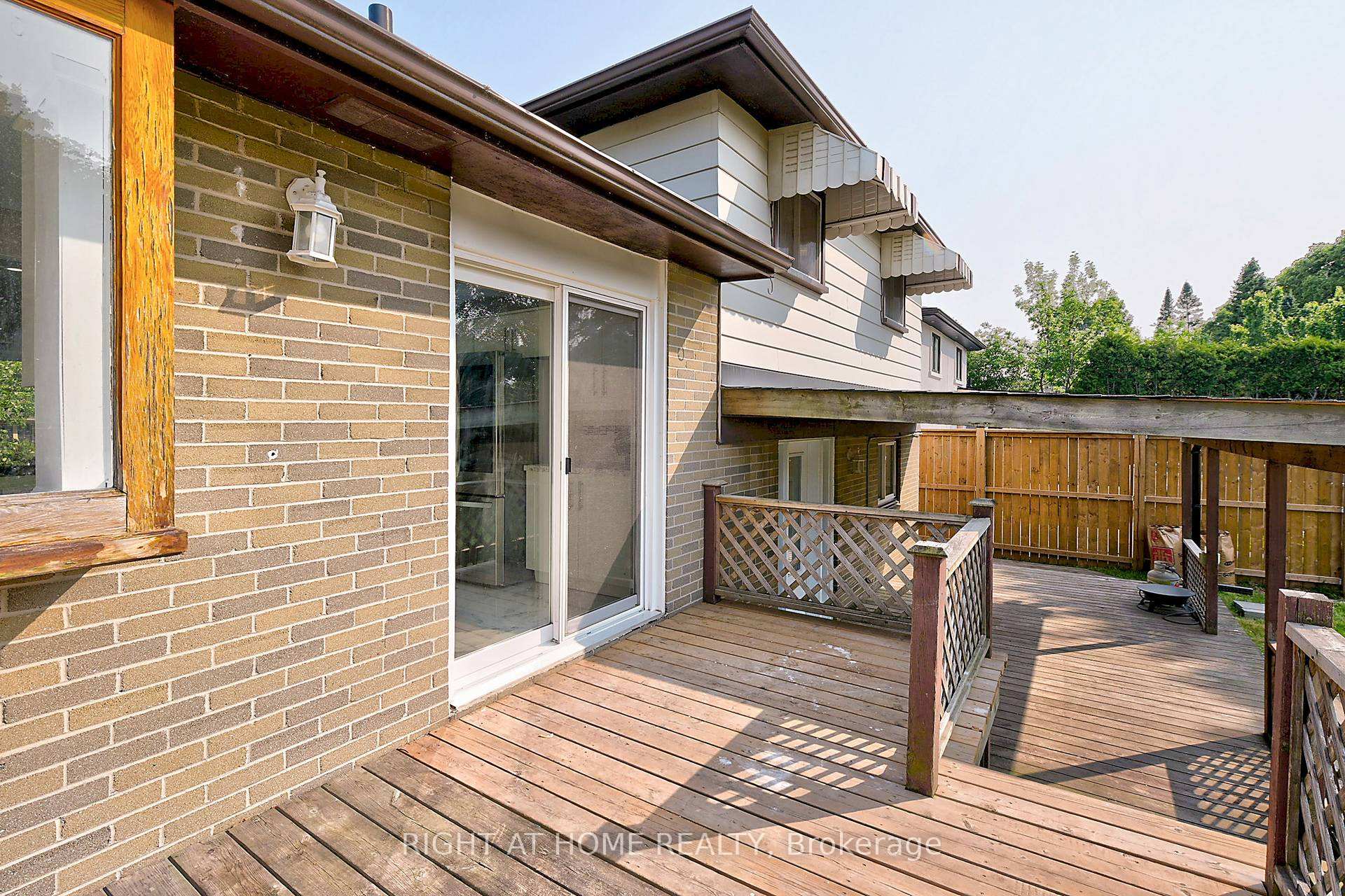 Photo 25 of 3185 Heathfield Drive, Burlington, Palmer — HOMEH