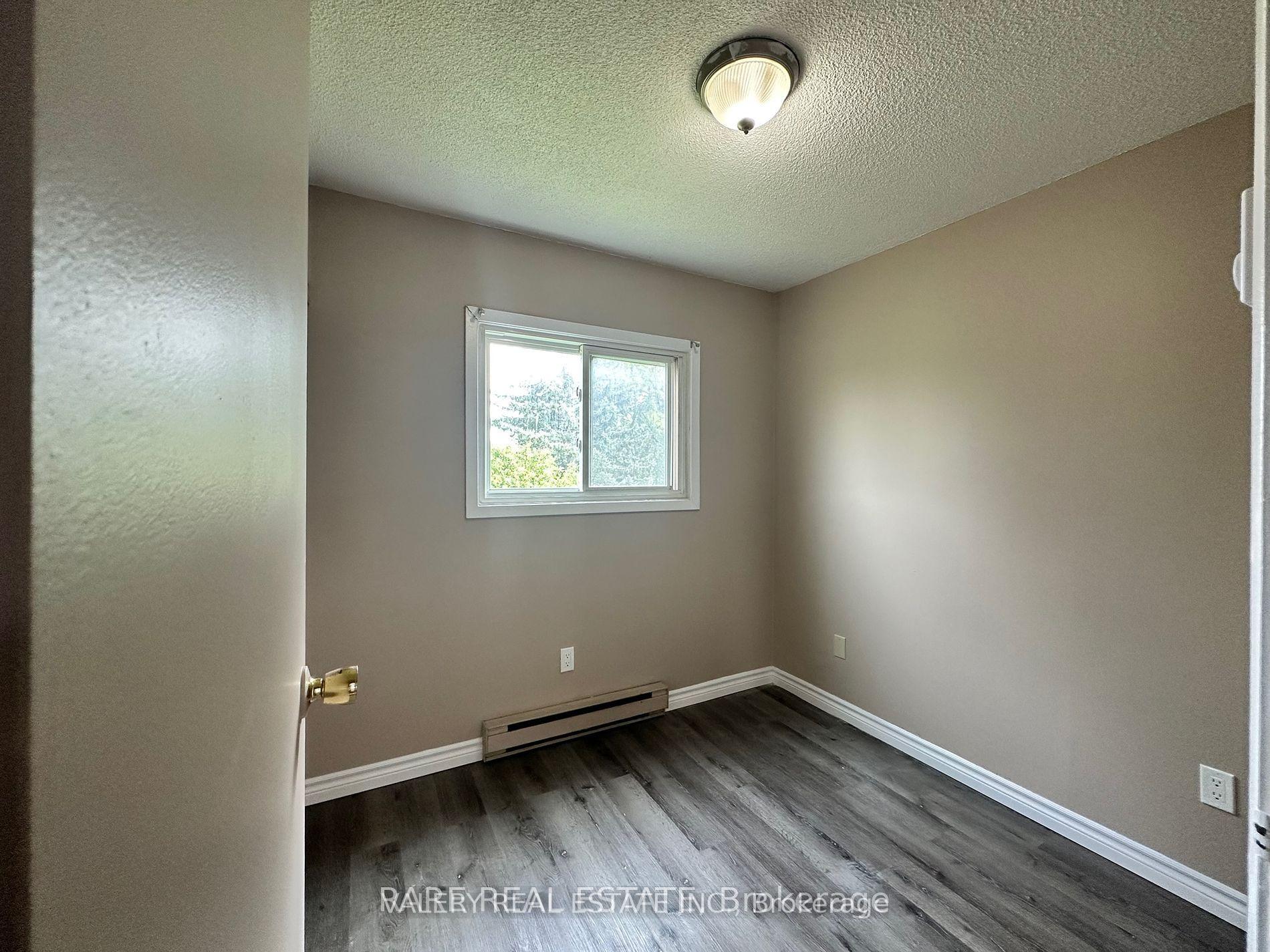Photo 3 of Unit 4, 17 Lowndes Avenue, Georgina, Keswick South — HOMEH