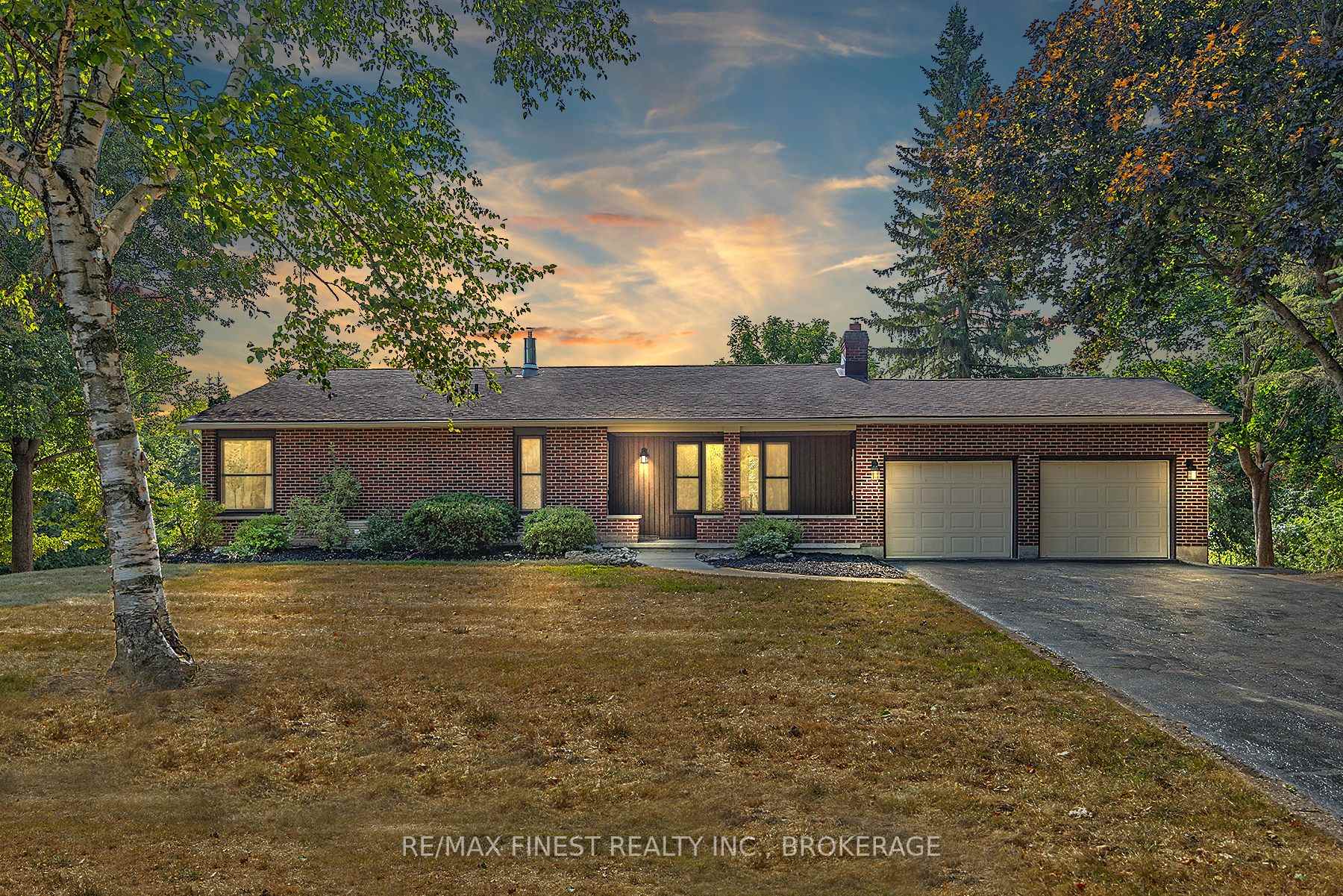 Photo 1 of 3743 Maple Crest Court, Frontenac, Frontenac South — HOMEH