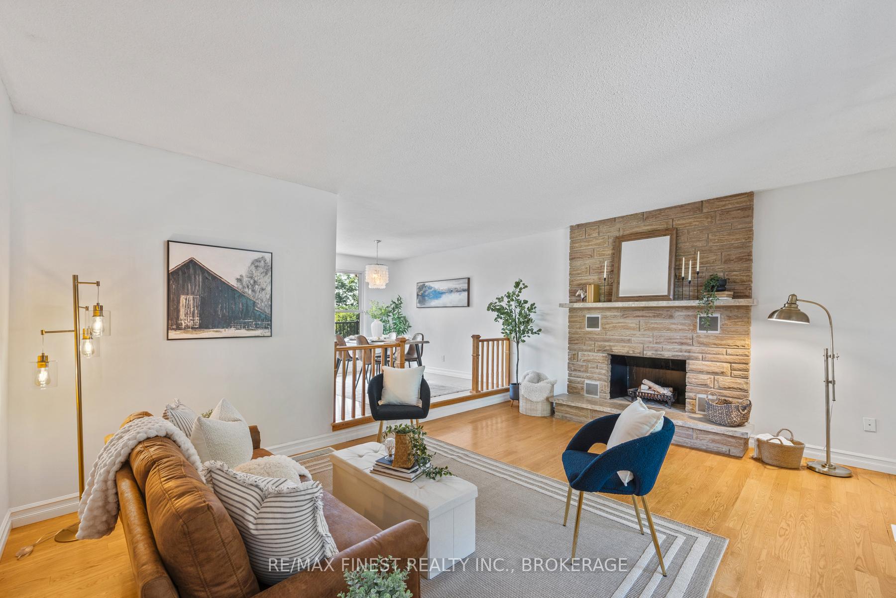 Photo 6 of 3743 Maple Crest Court, Frontenac, Frontenac South — HOMEH