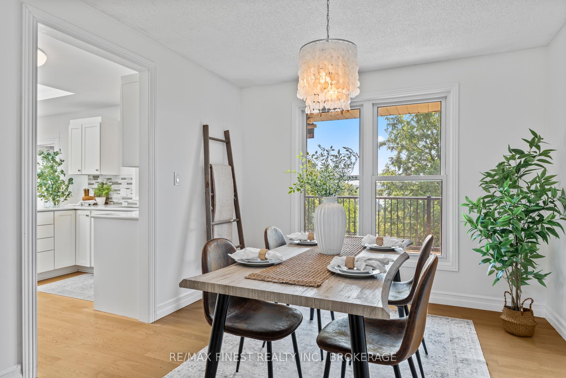 Photo 11 of 3743 Maple Crest Court, Frontenac, Frontenac South — HOMEH