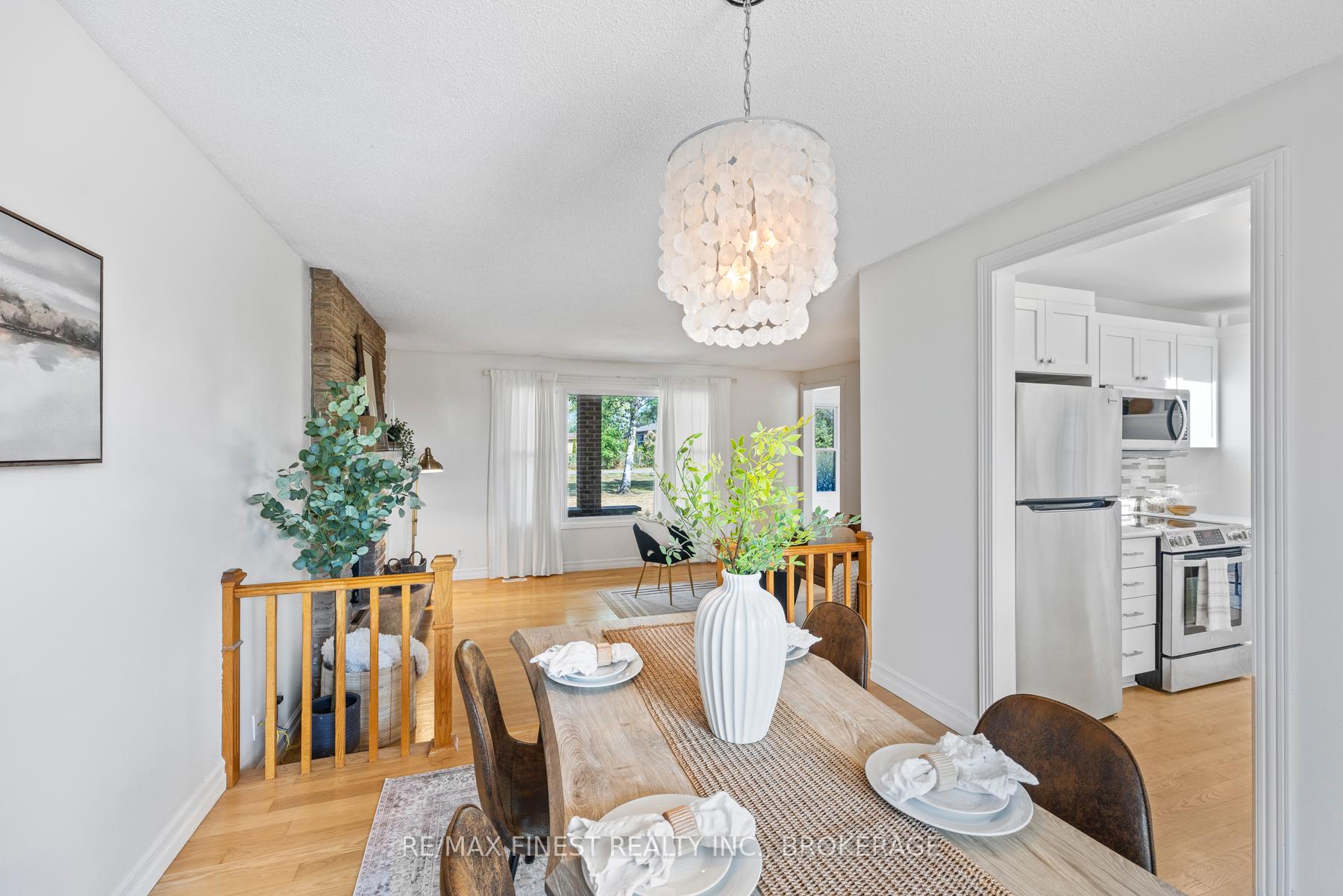 Photo 12 of 3743 Maple Crest Court, Frontenac, Frontenac South — HOMEH