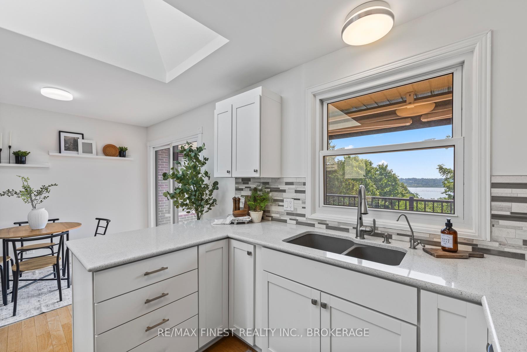 Photo 18 of 3743 Maple Crest Court, Frontenac, Frontenac South — HOMEH