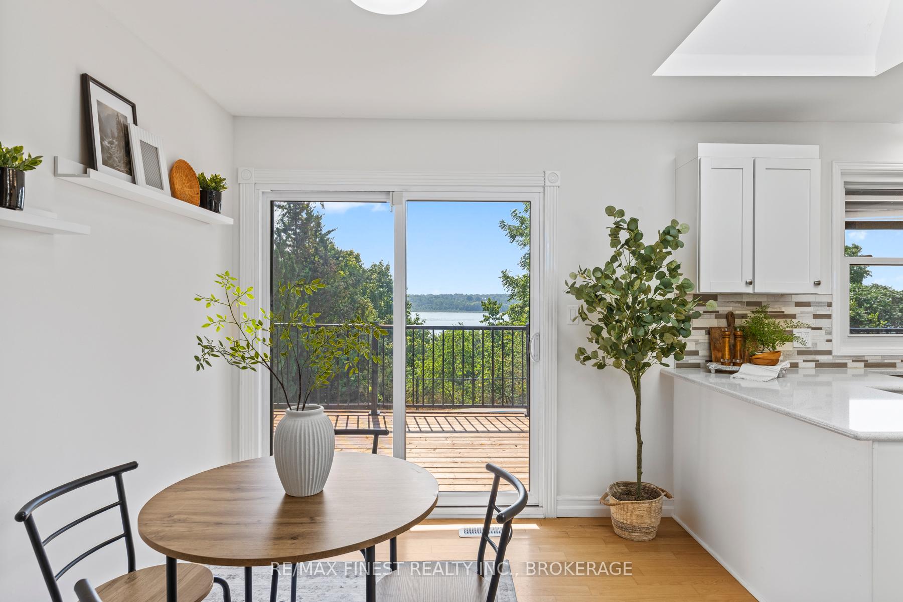 Photo 20 of 3743 Maple Crest Court, Frontenac, Frontenac South — HOMEH