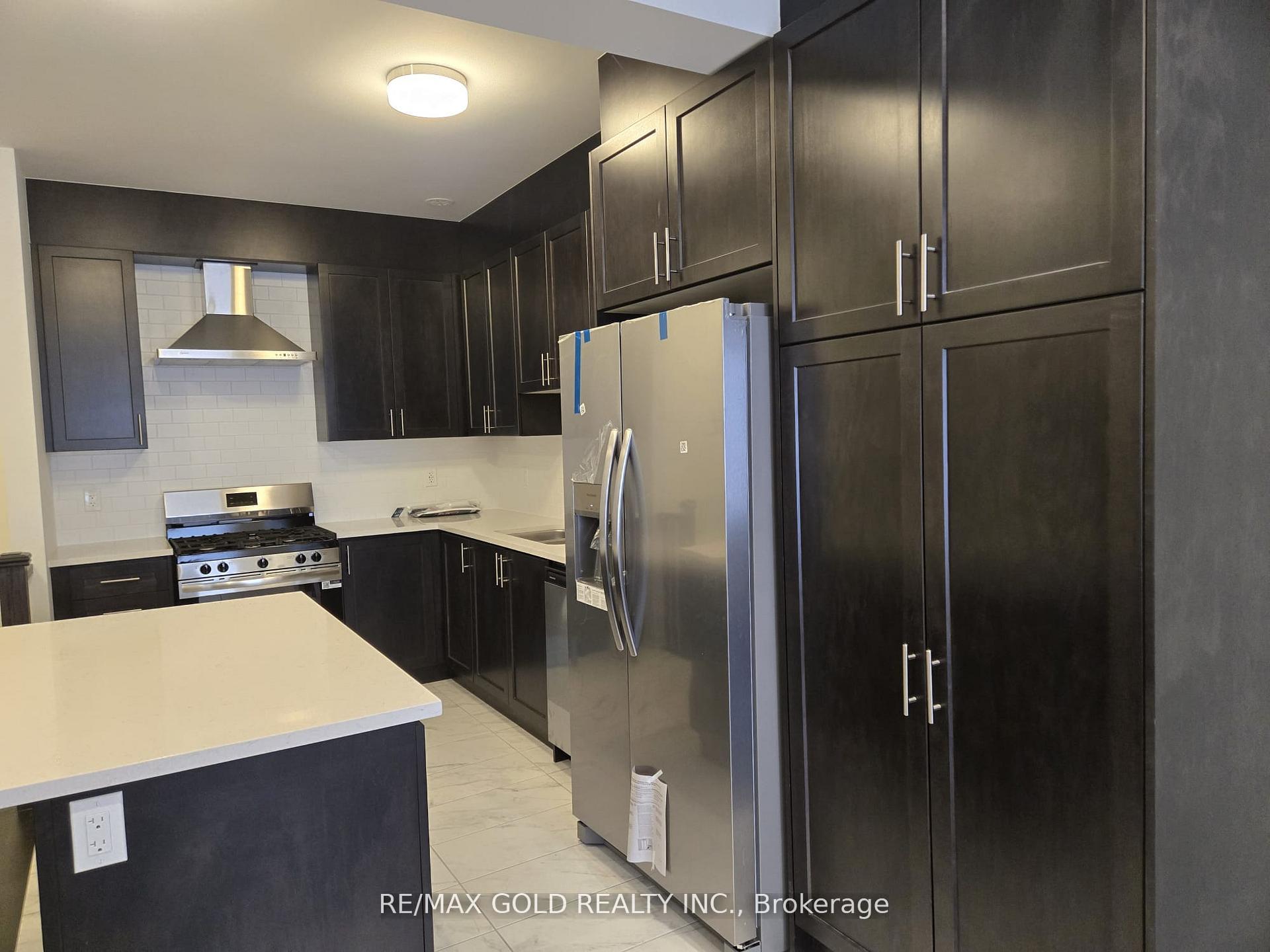 Photo 3 of 25 Moosehead Drive, Brampton, Northwest Brampton — HOMEH