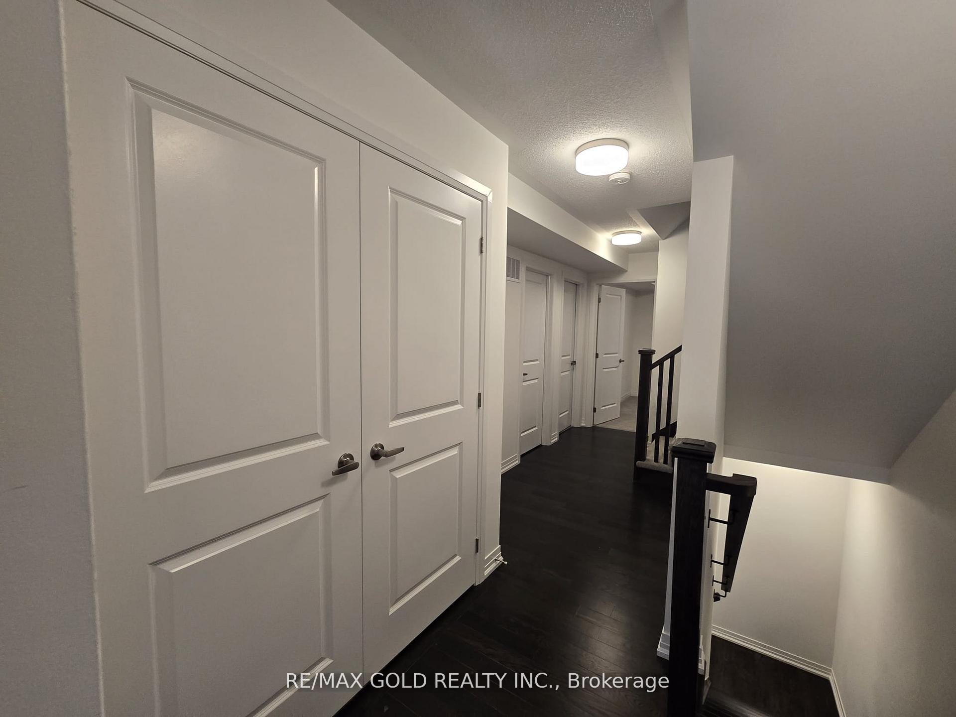 Photo 6 of 25 Moosehead Drive, Brampton, Northwest Brampton — HOMEH