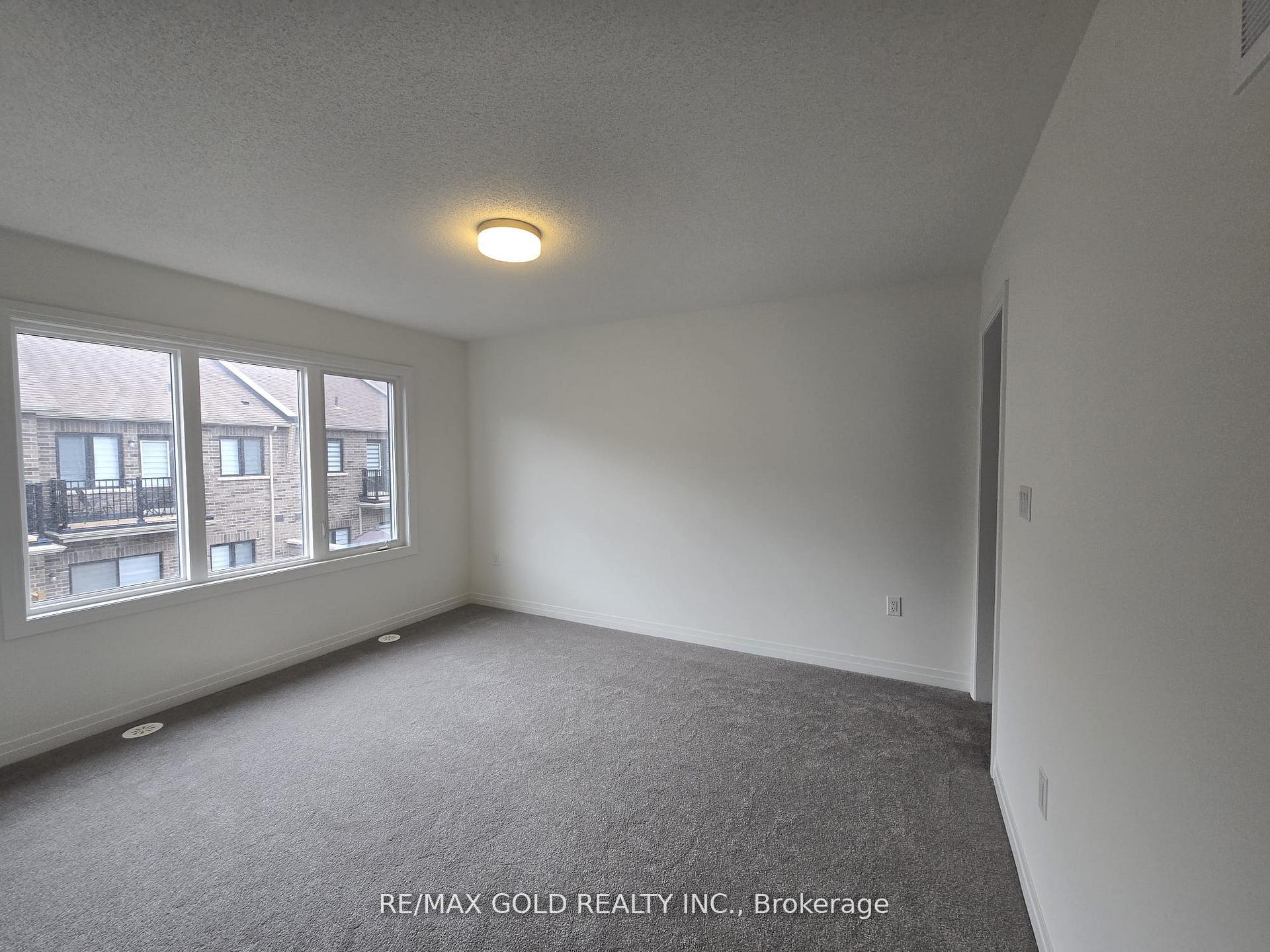 Photo 21 of 25 Moosehead Drive, Brampton, Northwest Brampton — HOMEH