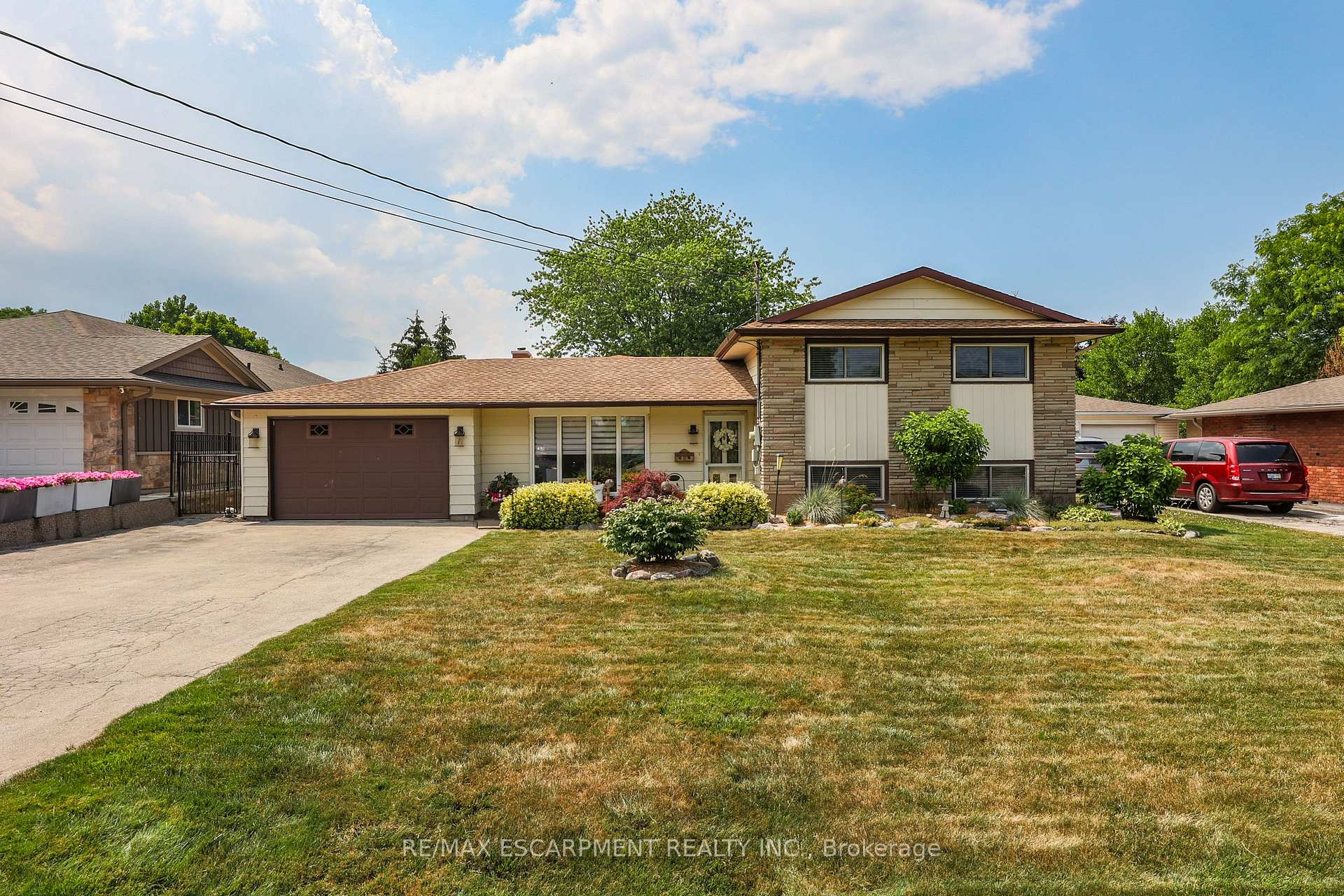 Photo 1 of 11 Hunter Road, Grimsby, Grimsby West — HOMEH