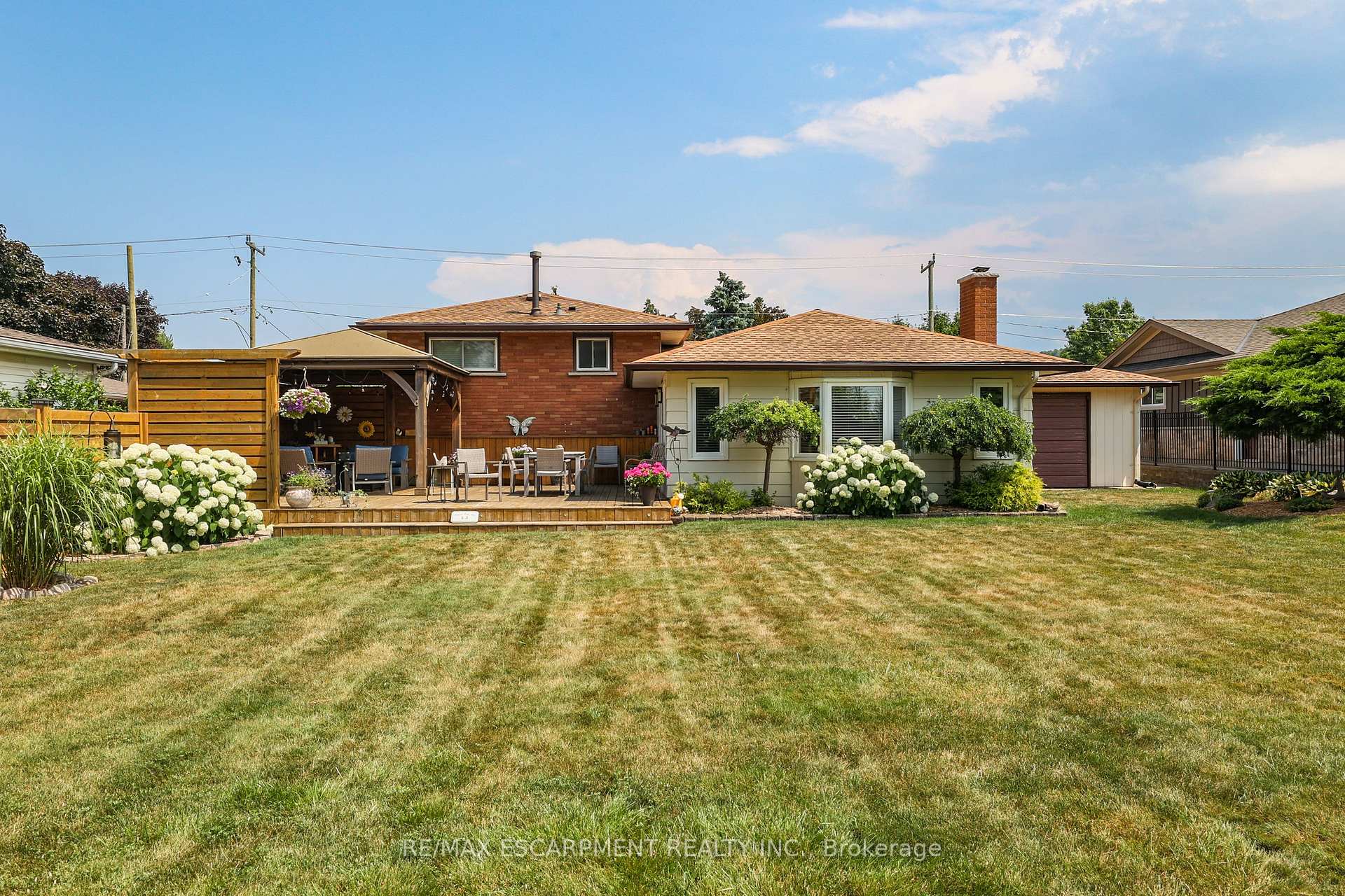 Photo 2 of 11 Hunter Road, Grimsby, Grimsby West — HOMEH