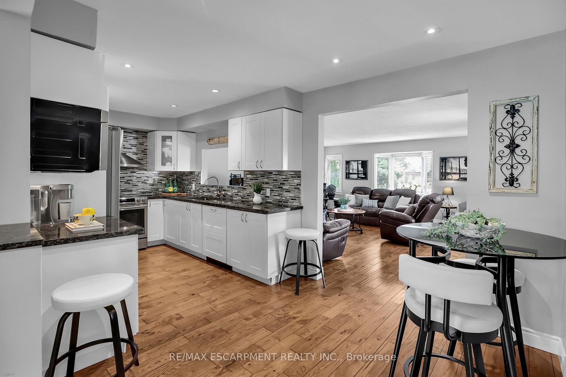 Photo 8 of 11 Hunter Road, Grimsby, Grimsby West — HOMEH