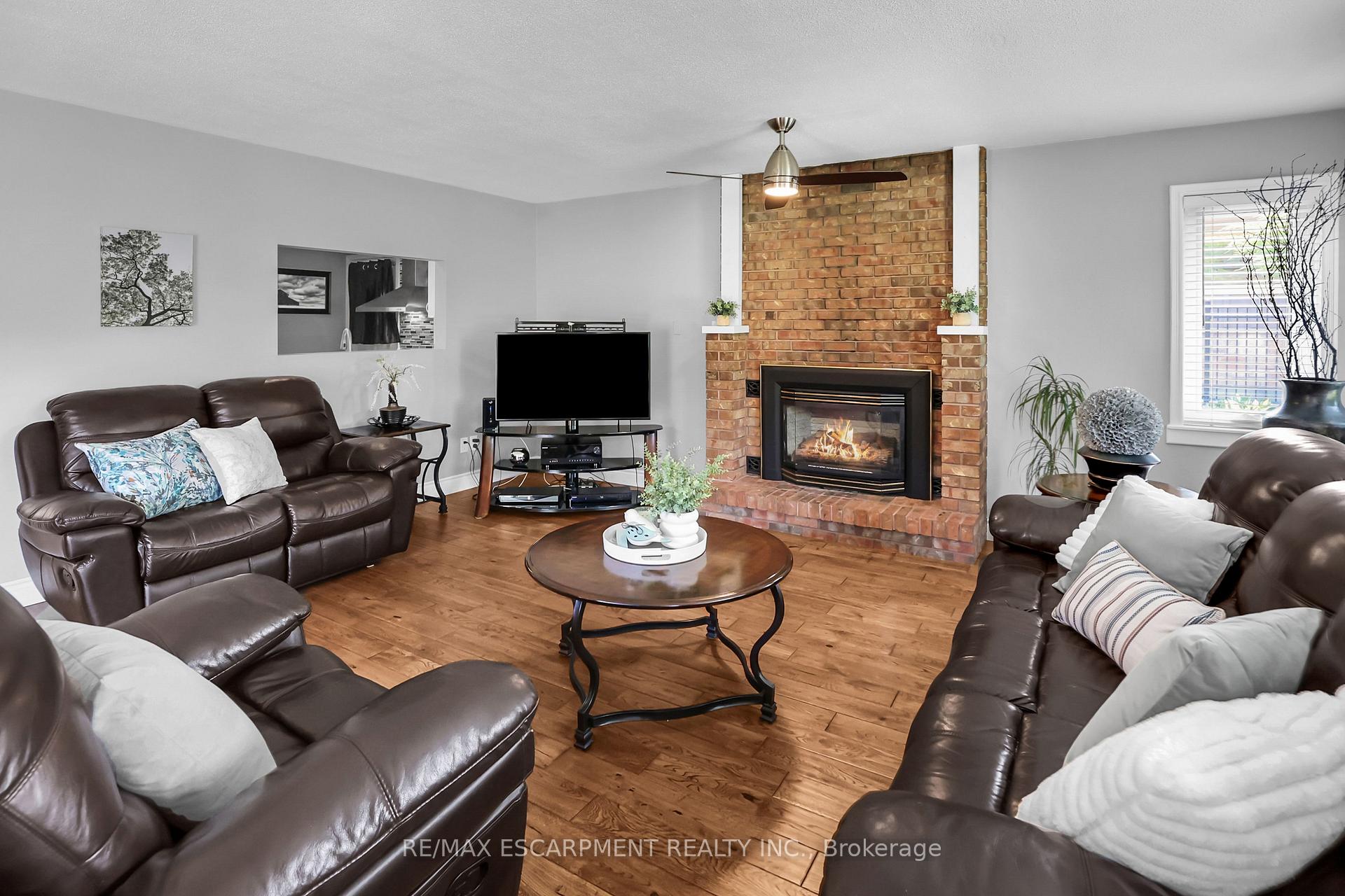 Photo 13 of 11 Hunter Road, Grimsby, Grimsby West — HOMEH