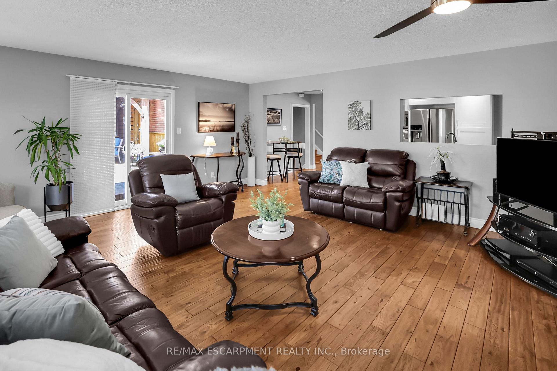 Photo 14 of 11 Hunter Road, Grimsby, Grimsby West — HOMEH