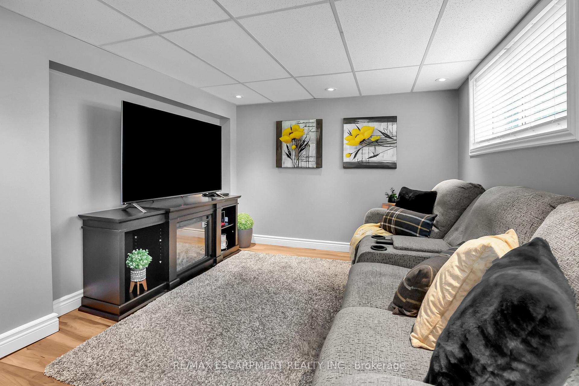 Photo 21 of 11 Hunter Road, Grimsby, Grimsby West — HOMEH