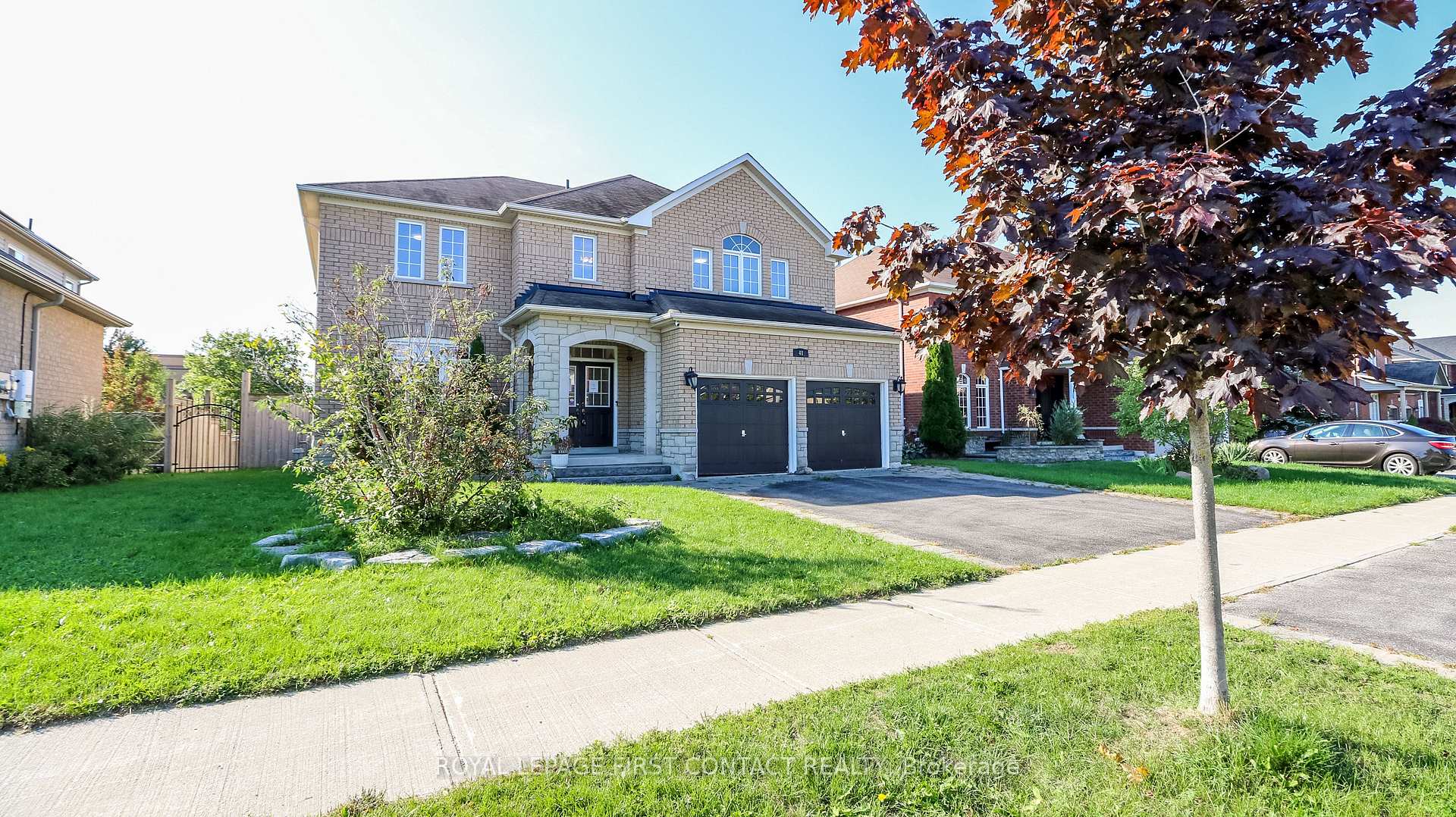 Photo 2 of 41 Commonwealth Road, Barrie, Innis-Shore — HOMEH