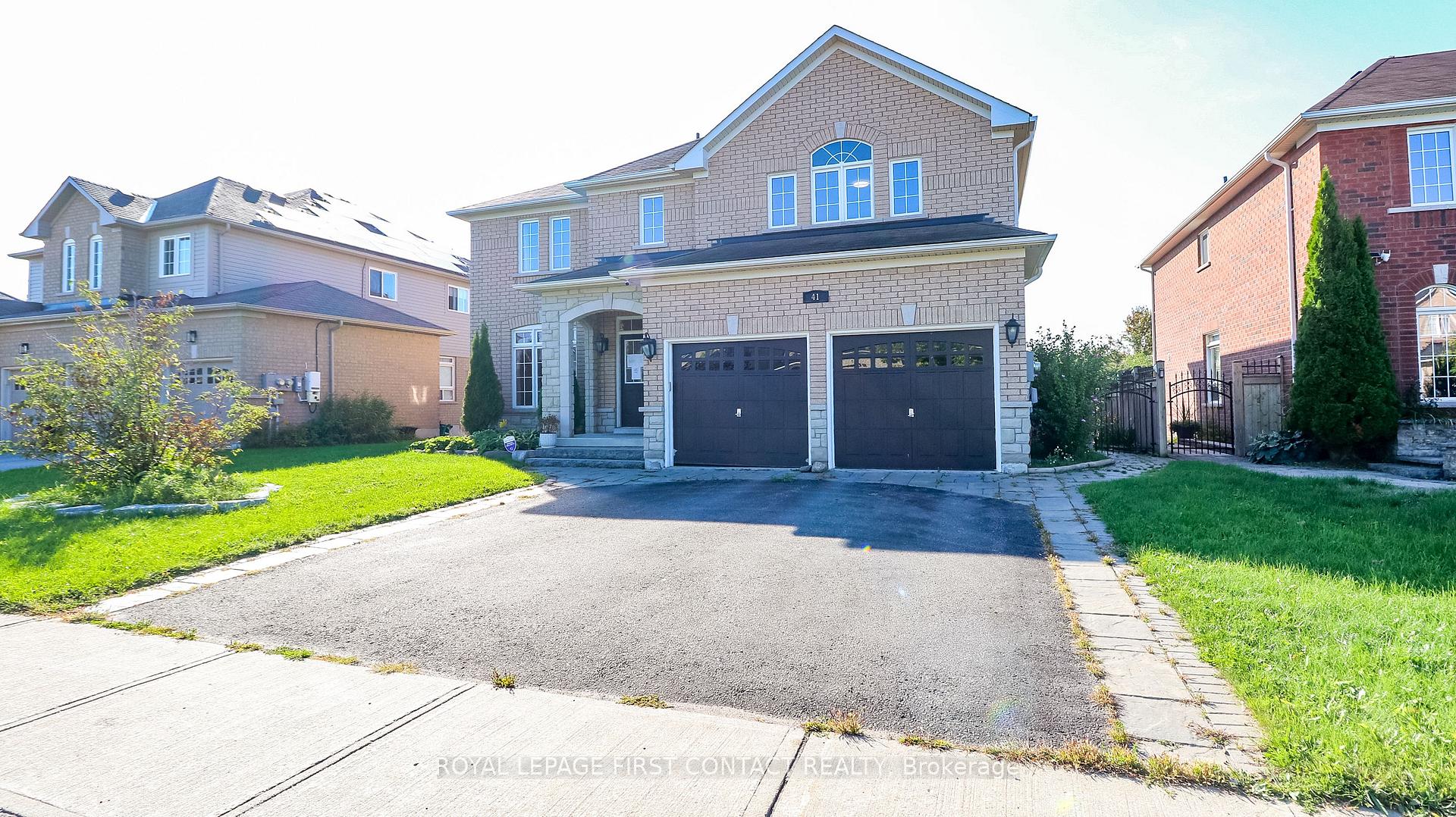 Photo 3 of 41 Commonwealth Road, Barrie, Innis-Shore — HOMEH