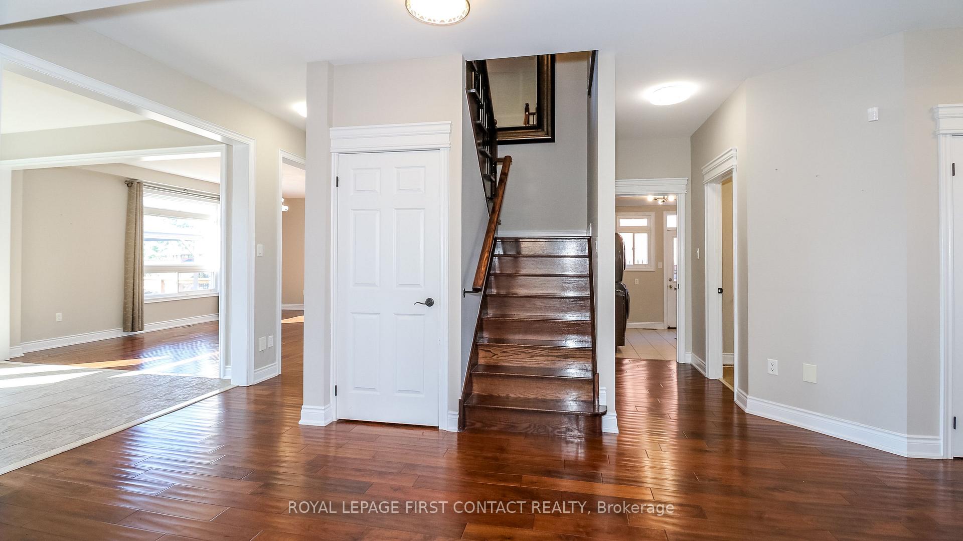 Photo 9 of 41 Commonwealth Road, Barrie, Innis-Shore — HOMEH