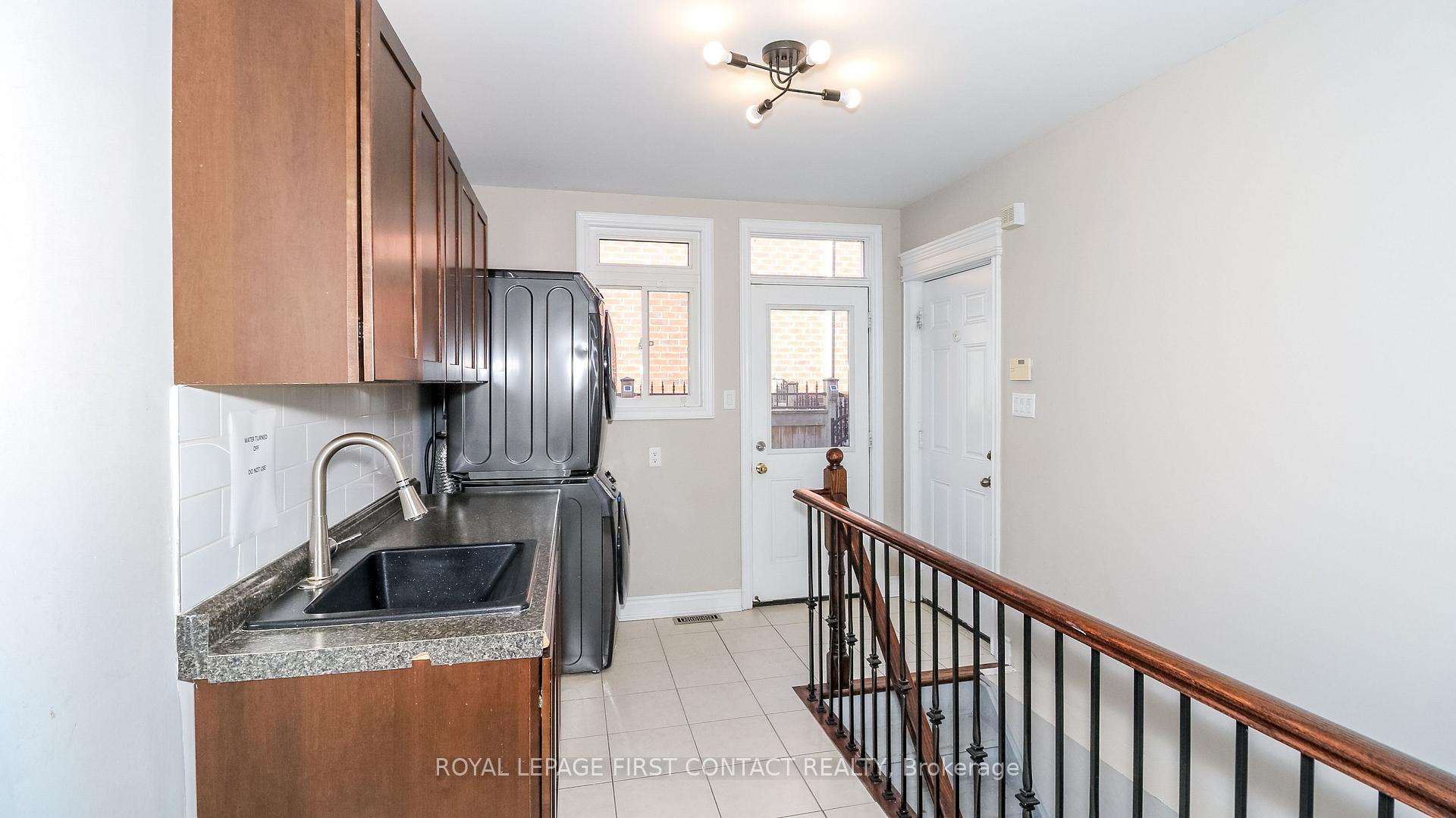 Photo 11 of 41 Commonwealth Road, Barrie, Innis-Shore — HOMEH