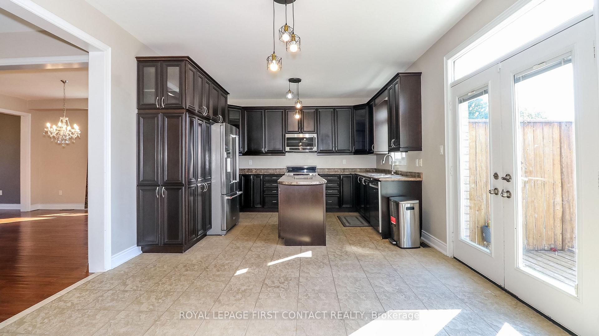 Photo 17 of 41 Commonwealth Road, Barrie, Innis-Shore — HOMEH