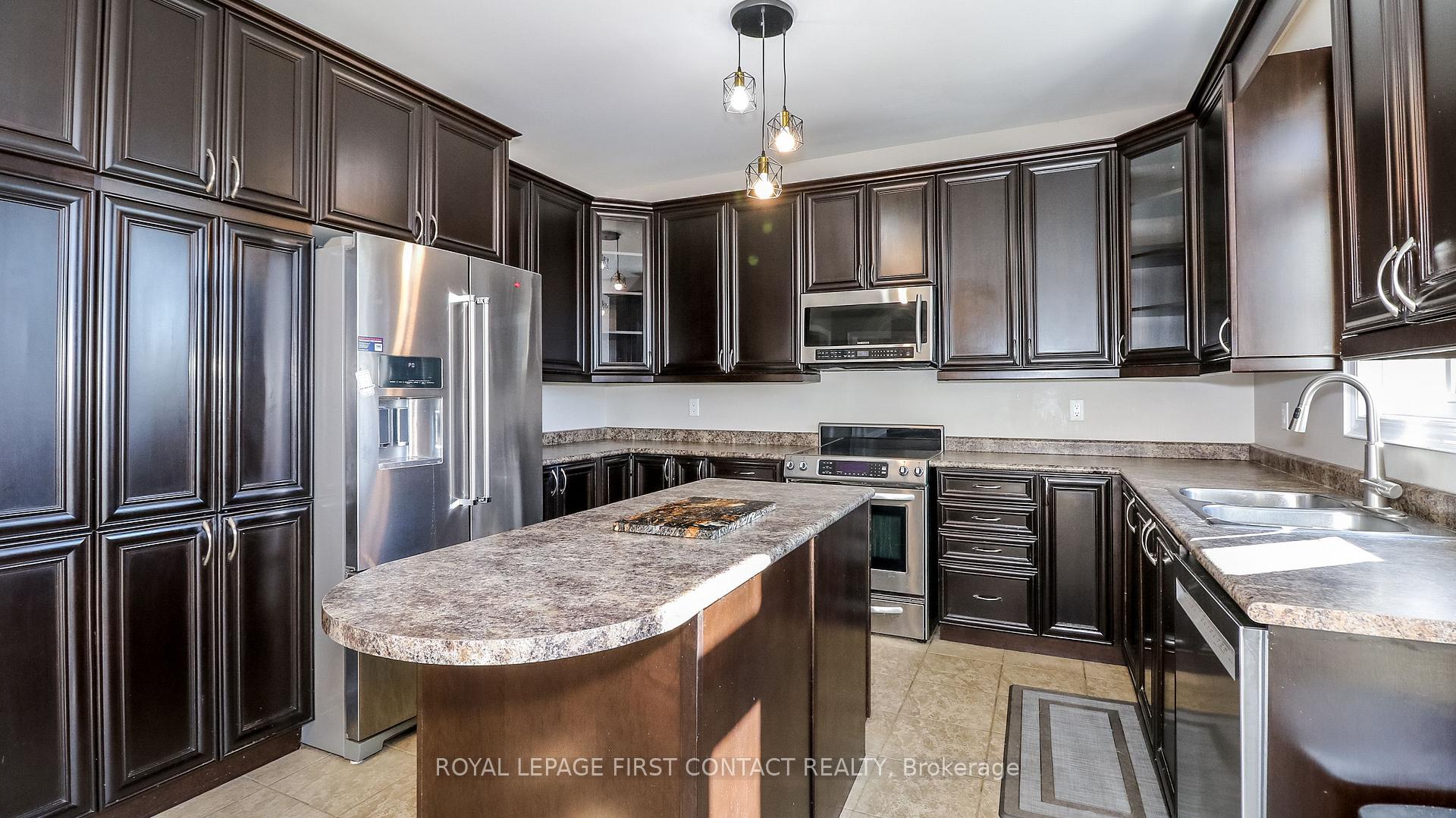 Photo 18 of 41 Commonwealth Road, Barrie, Innis-Shore — HOMEH
