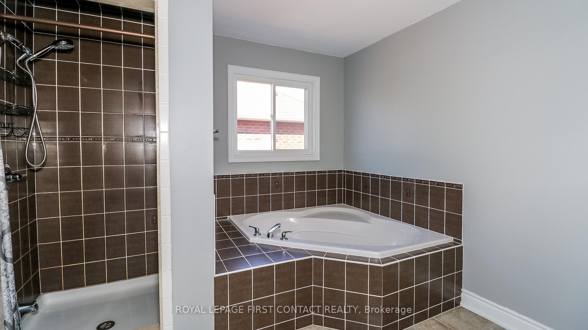 Photo 29 of 41 Commonwealth Road, Barrie, Innis-Shore — HOMEH