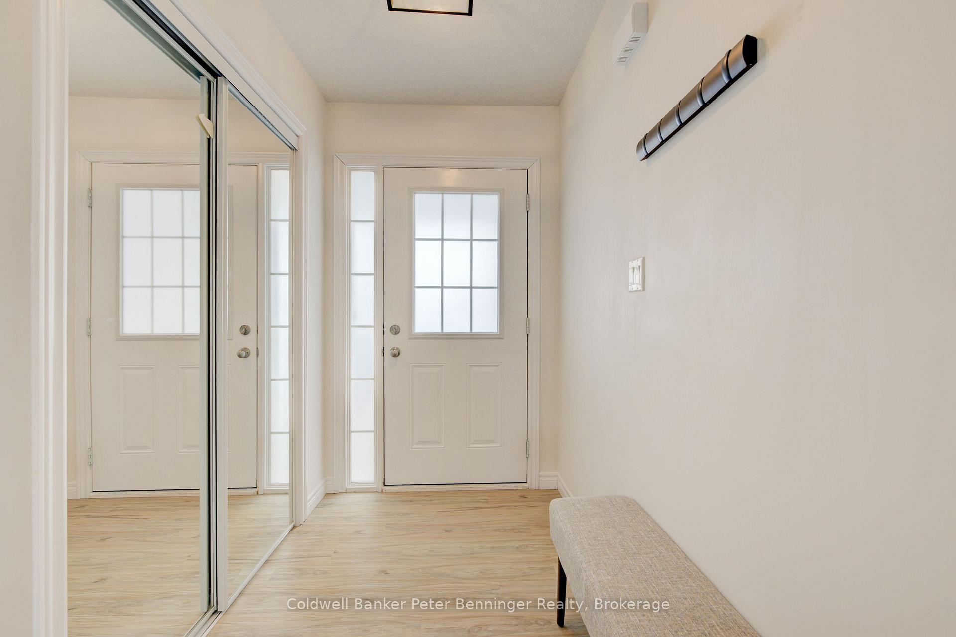 Photo 3 of 27 Arlington Parkway, Brant, Paris — HOMEH