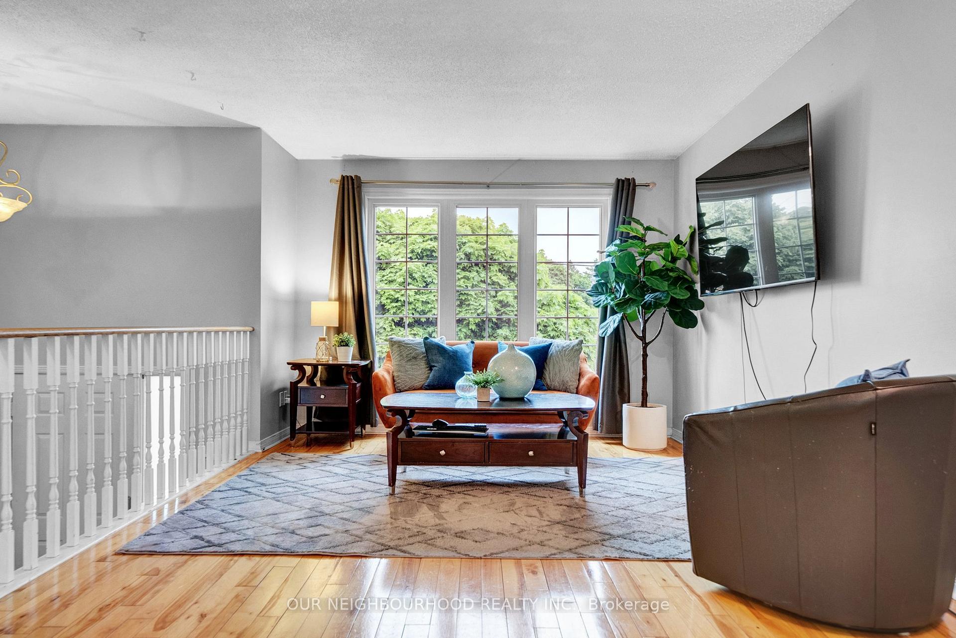 Photo 4 of 38 Centerfield Drive, Clarington, Courtice — HOMEH