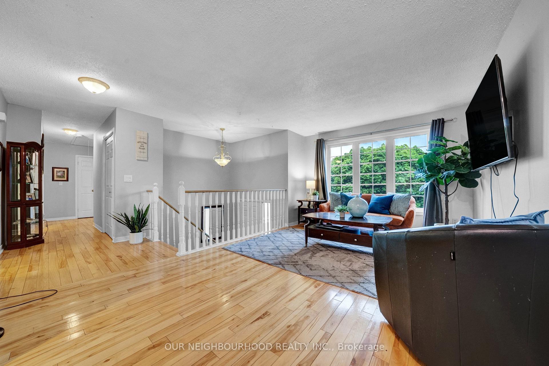 Photo 5 of 38 Centerfield Drive, Clarington, Courtice — HOMEH