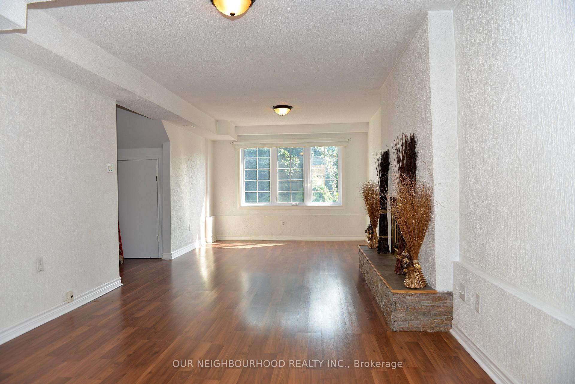 Photo 25 of 38 Centerfield Drive, Clarington, Courtice — HOMEH