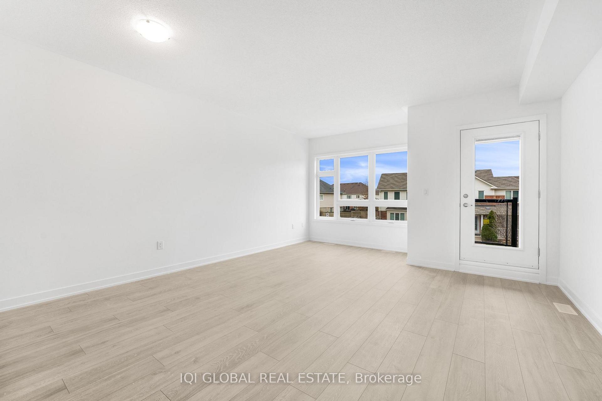 Photo 8 of 4902 Valera Road, Burlington, Alton — HOMEH