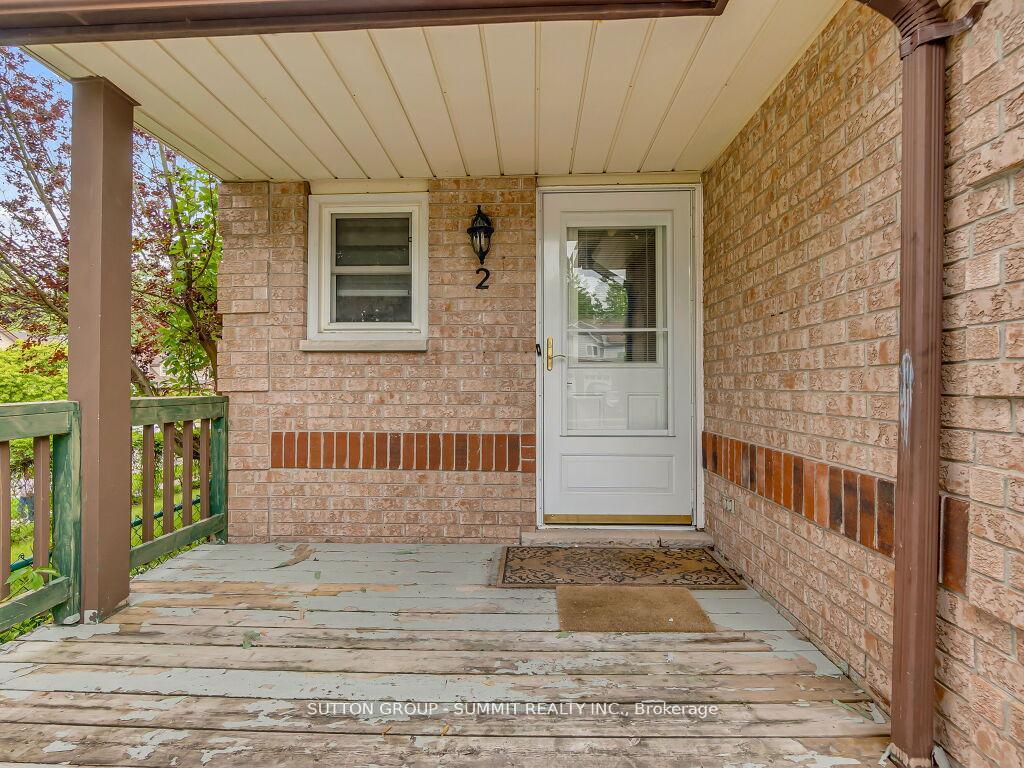 Photo 3 of 2 Grandridge Crescent, Guelph, Willow West/Sugarbush/West Acres — HOMEH