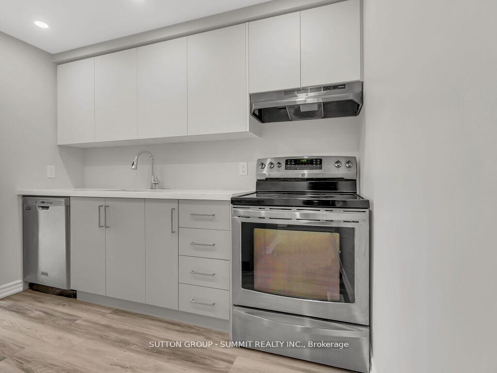 Photo 5 of 2 Grandridge Crescent, Guelph, Willow West/Sugarbush/West Acres — HOMEH
