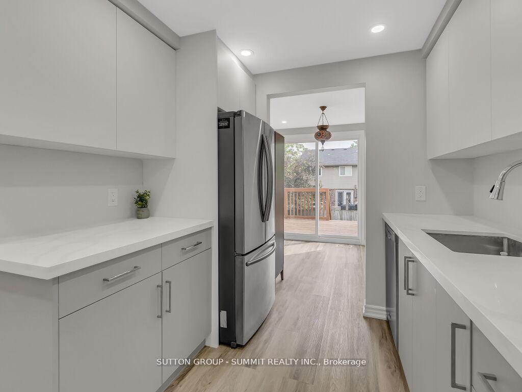 Photo 6 of 2 Grandridge Crescent, Guelph, Willow West/Sugarbush/West Acres — HOMEH
