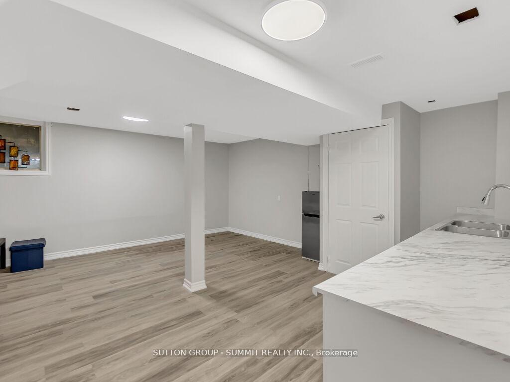 Photo 11 of 2 Grandridge Crescent, Guelph, Willow West/Sugarbush/West Acres — HOMEH