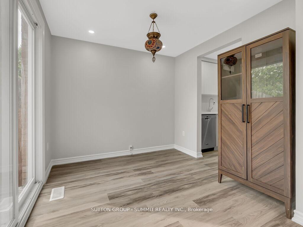 Photo 23 of 2 Grandridge Crescent, Guelph, Willow West/Sugarbush/West Acres — HOMEH