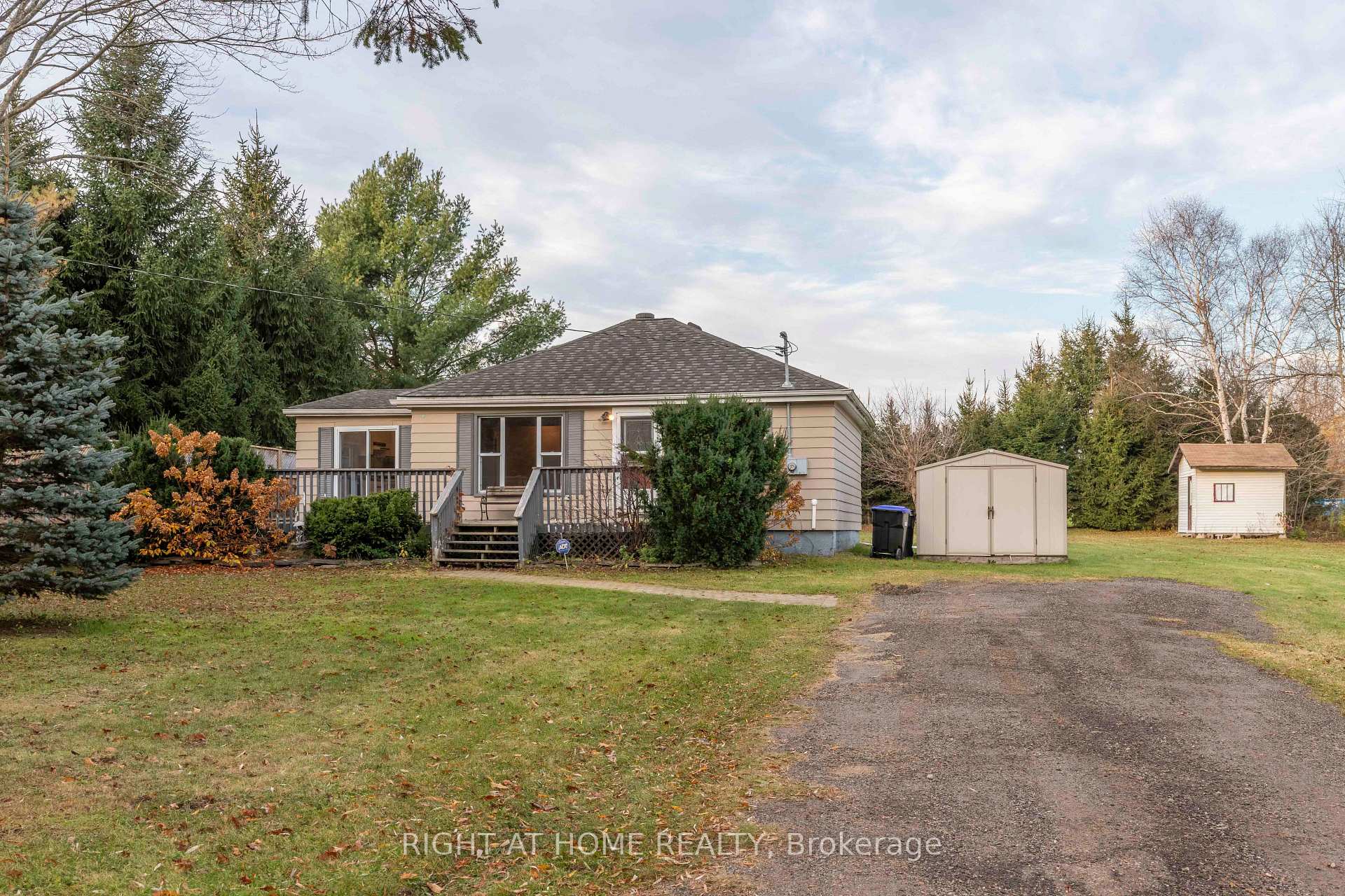 Photo 2 of 3714 McCarthy Drive, Clearview, Rural Clearview — HOMEH