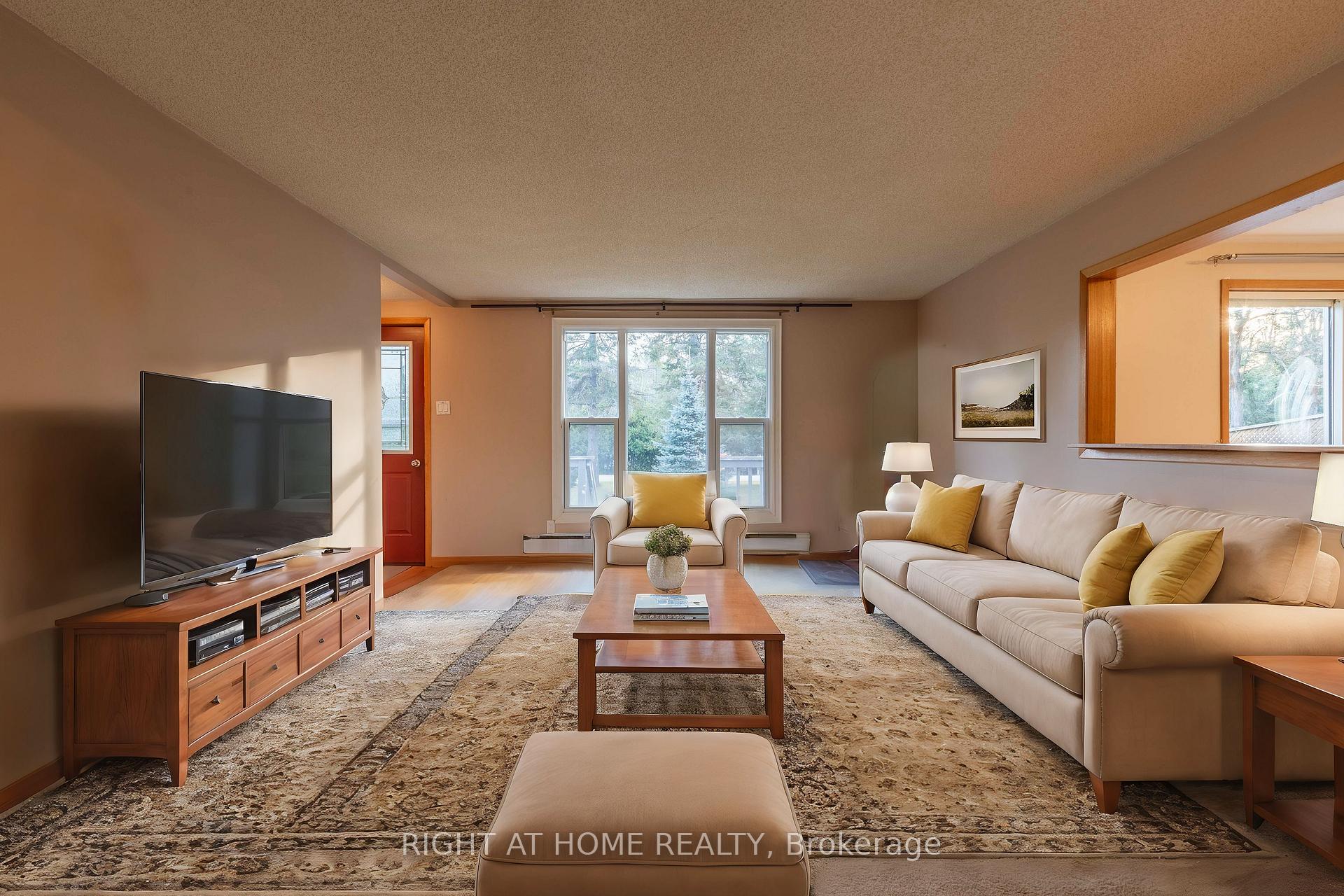 Photo 3 of 3714 McCarthy Drive, Clearview, Rural Clearview — HOMEH