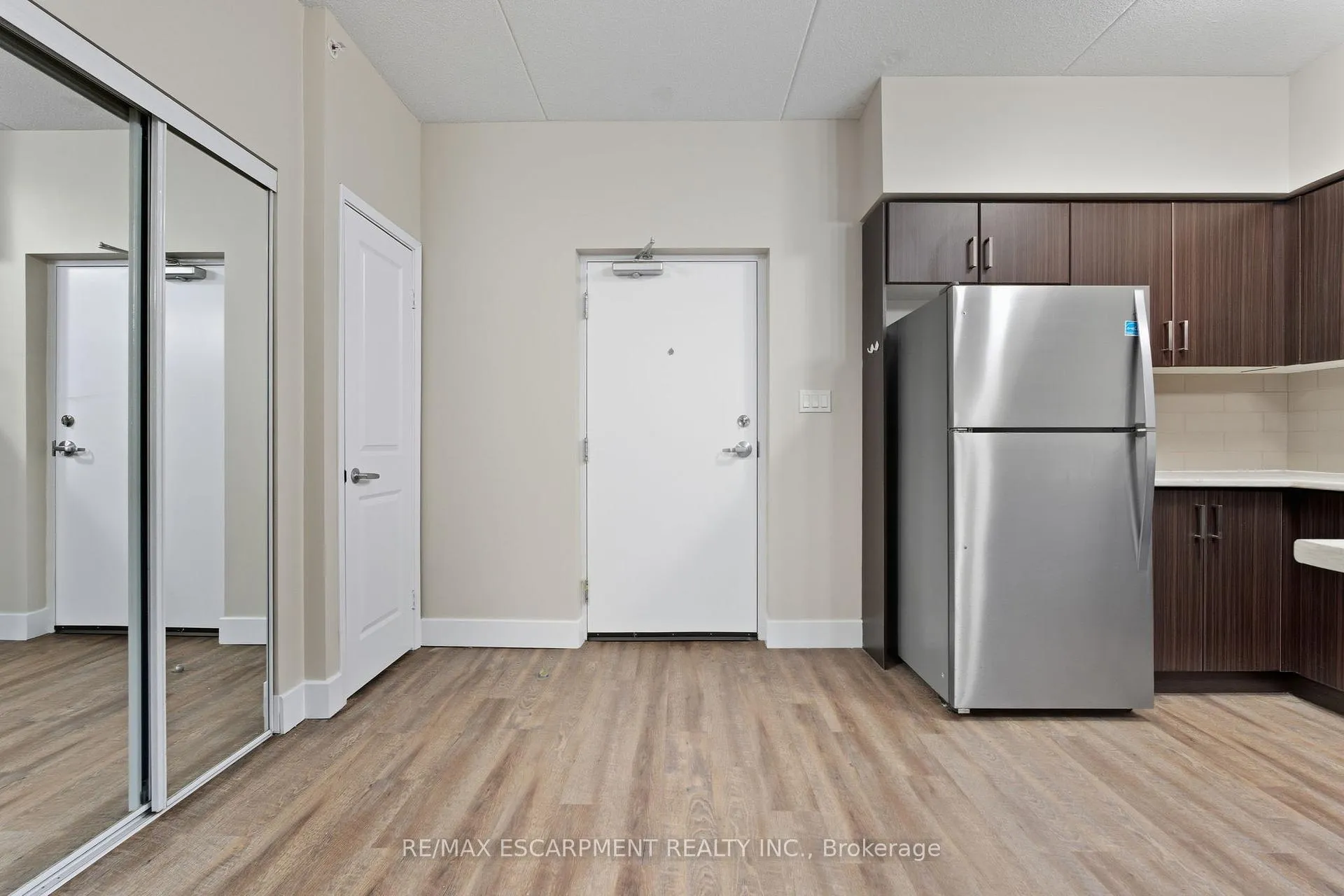 Photo 5 of Unit 203, 149 Main Street W, Hamilton, Durand — HOMEH