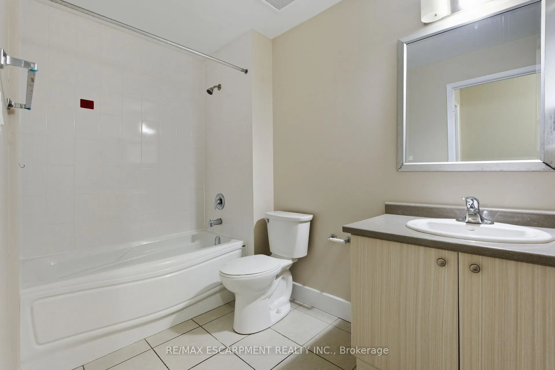 Photo 15 of Unit 203, 149 Main Street W, Hamilton, Durand — HOMEH