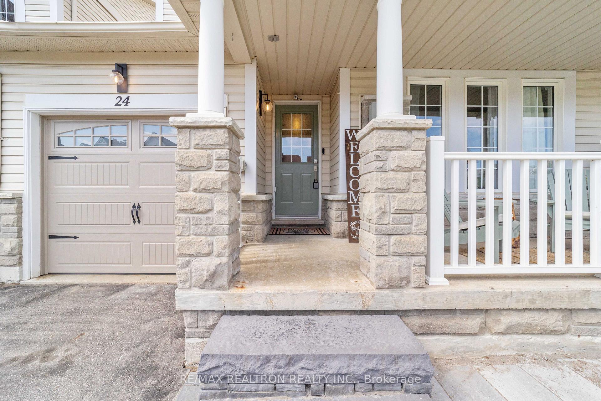 Photo 4 of 24 Succession Crescent, Barrie, Innis-Shore — HOMEH