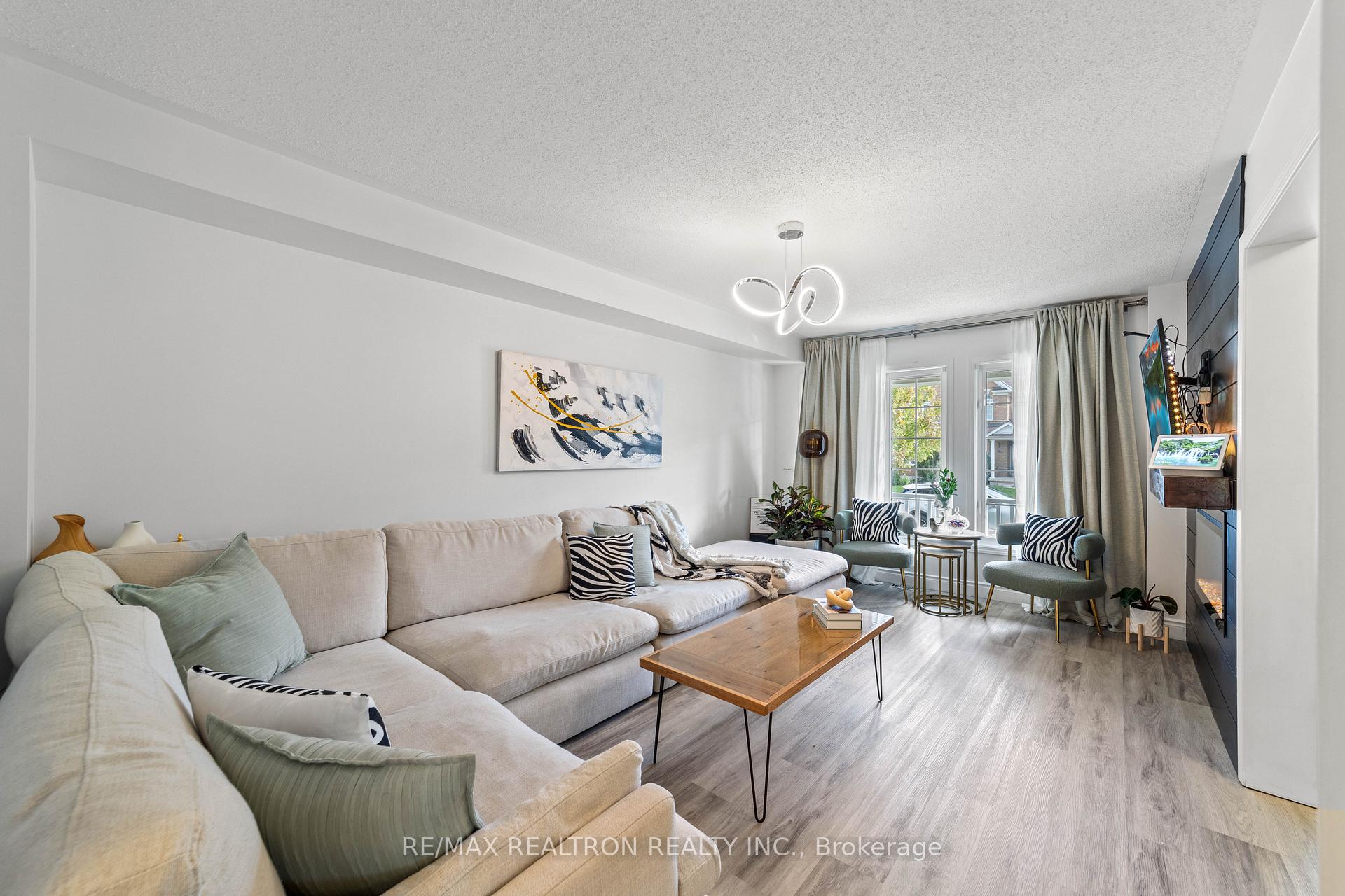 Photo 10 of 24 Succession Crescent, Barrie, Innis-Shore — HOMEH