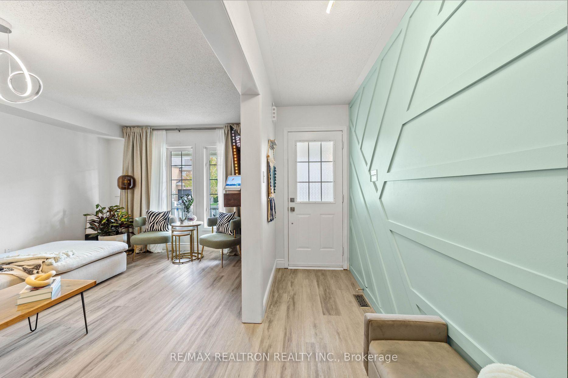 Photo 11 of 24 Succession Crescent, Barrie, Innis-Shore — HOMEH