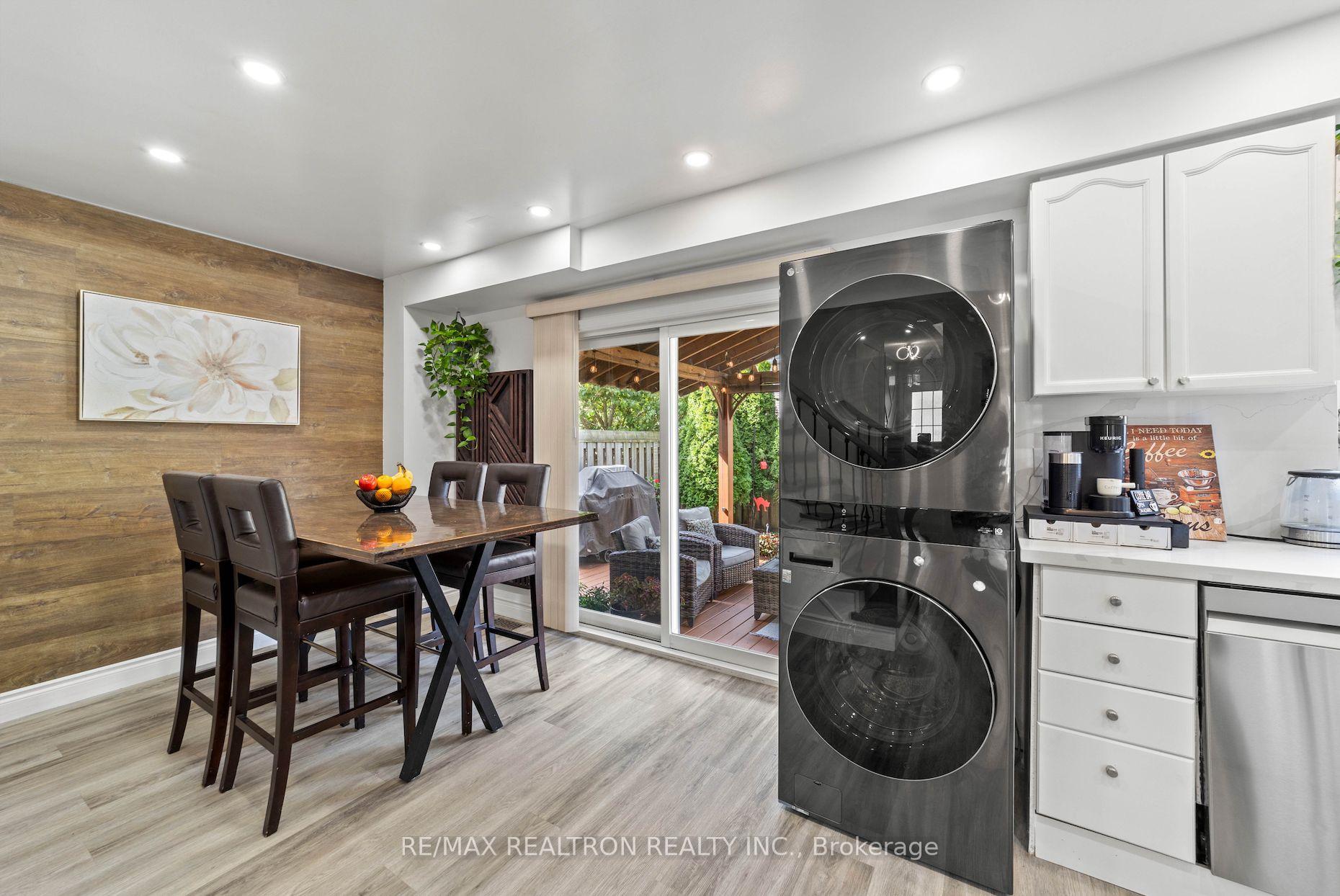 Photo 16 of 24 Succession Crescent, Barrie, Innis-Shore — HOMEH