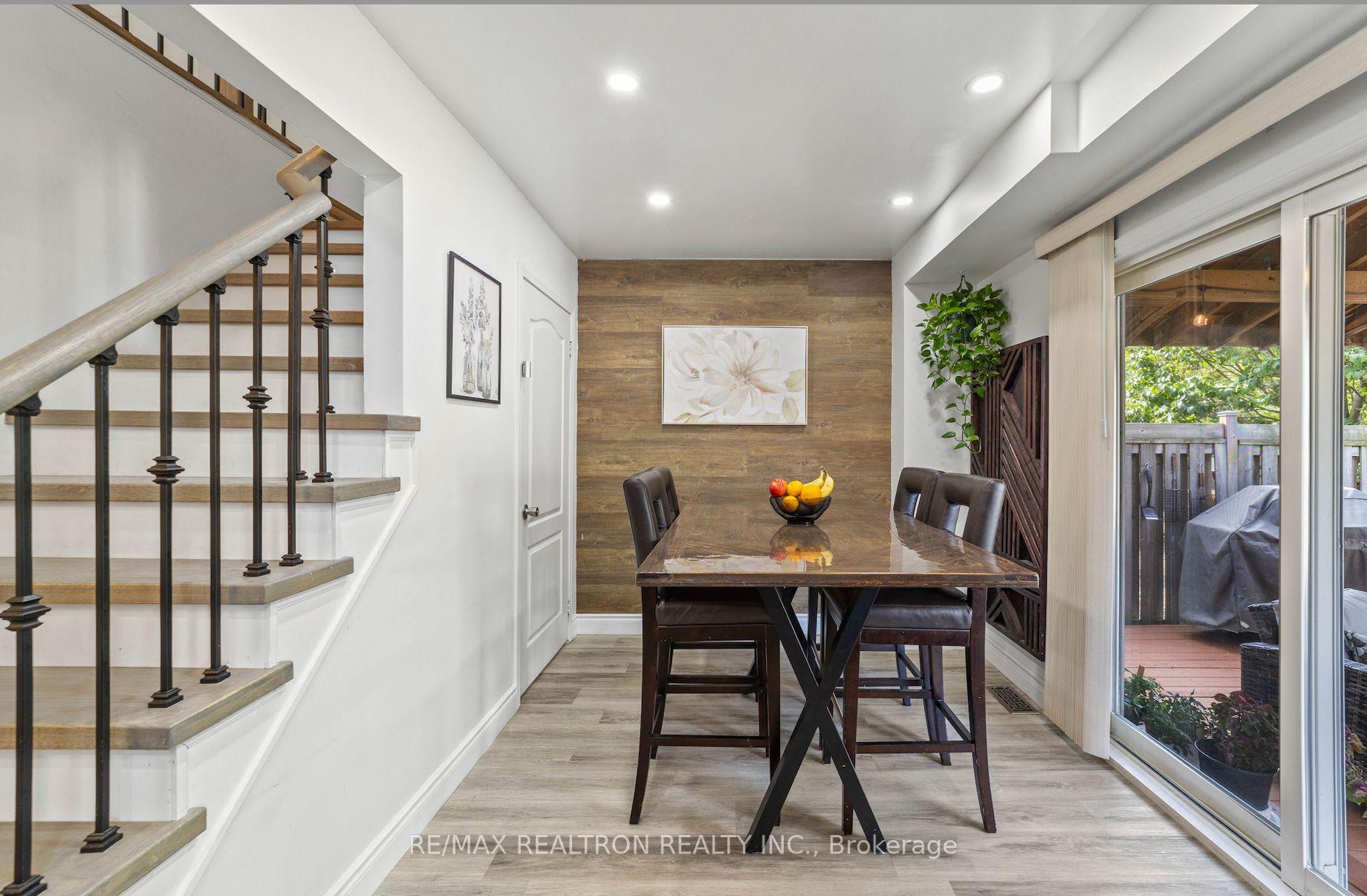 Photo 17 of 24 Succession Crescent, Barrie, Innis-Shore — HOMEH