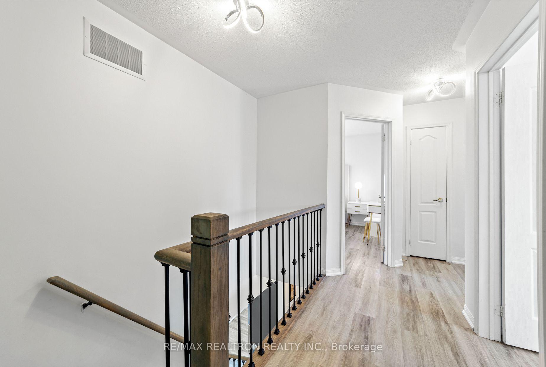 Photo 23 of 24 Succession Crescent, Barrie, Innis-Shore — HOMEH