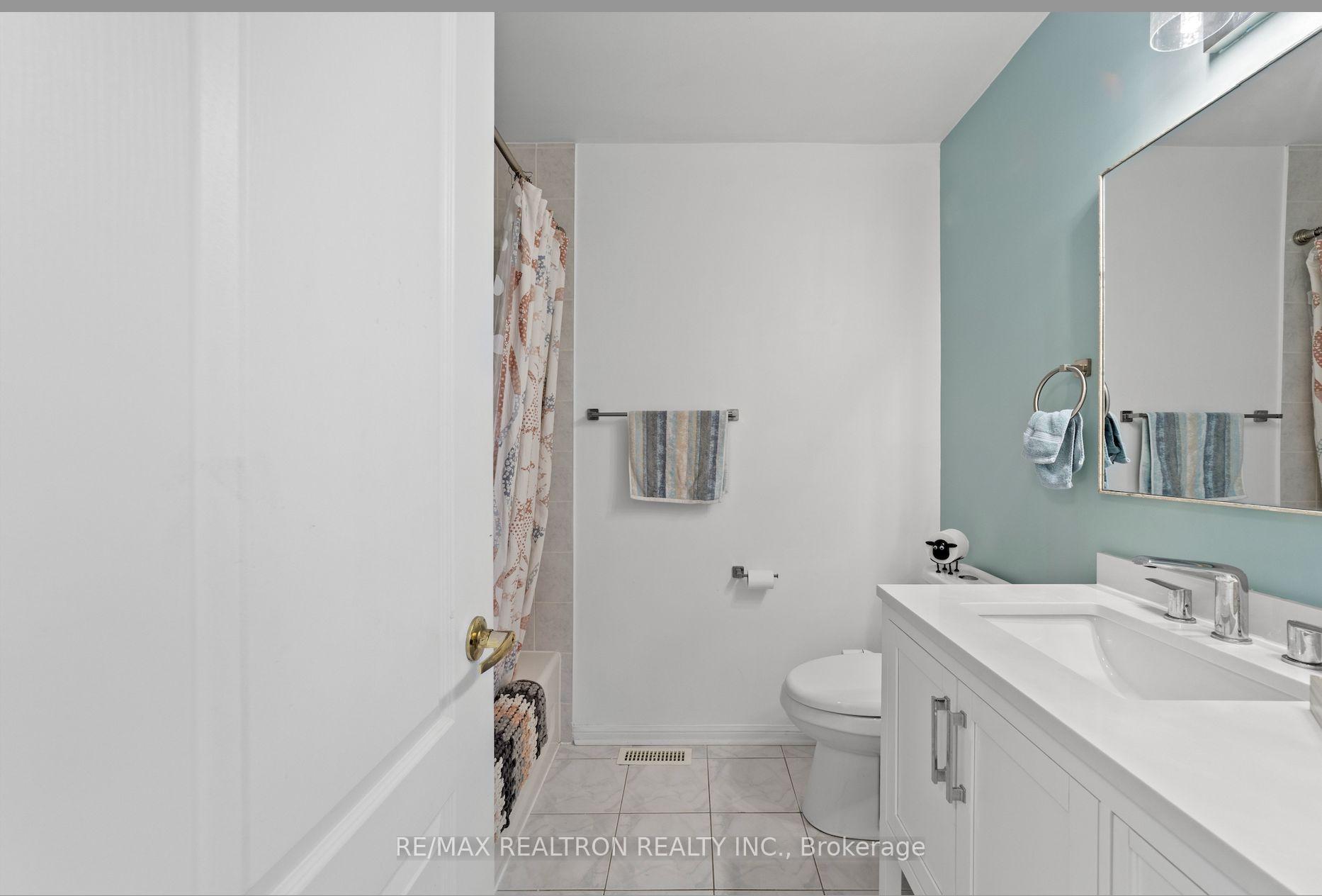 Photo 32 of 24 Succession Crescent, Barrie, Innis-Shore — HOMEH